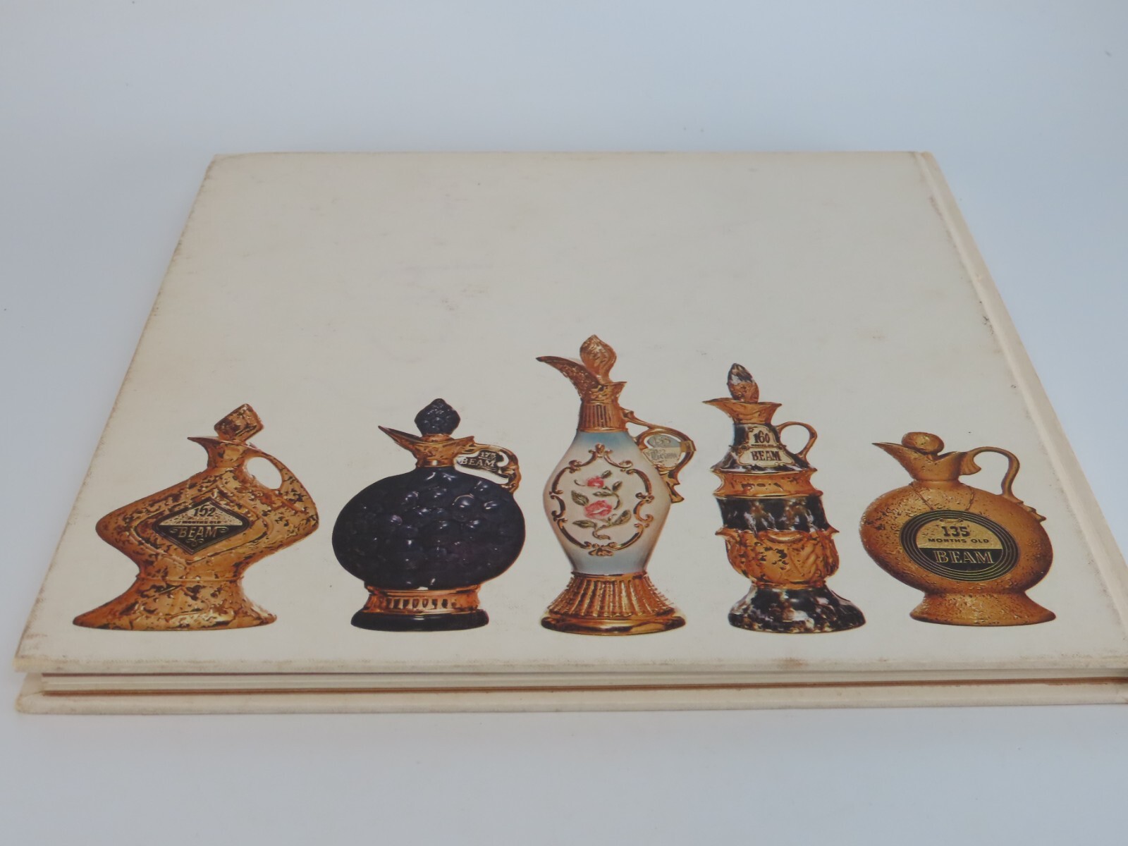 The Story of Jim Beam Bottles Identification & Price Guide Book 1972-73 Cembura