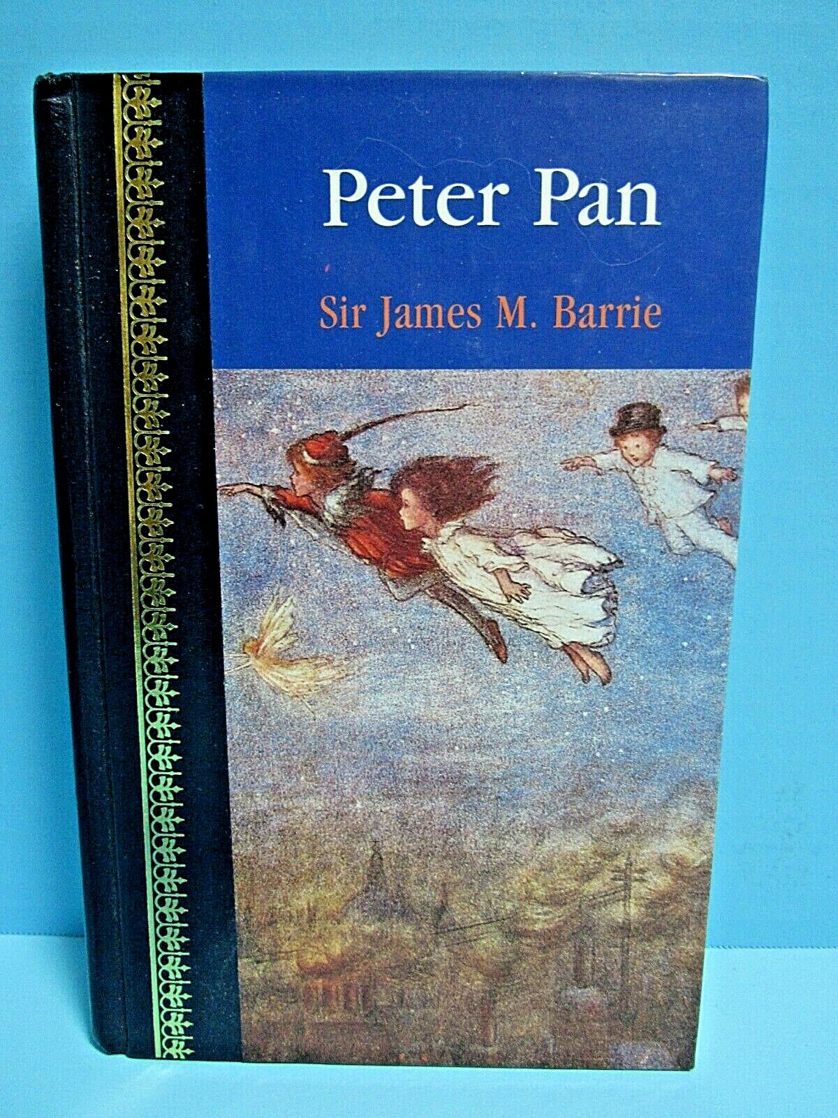 1999 EDITION PETER PAN 267-PAGE HARDCOVER BOOK BY SIR JAMES M. BARRIE