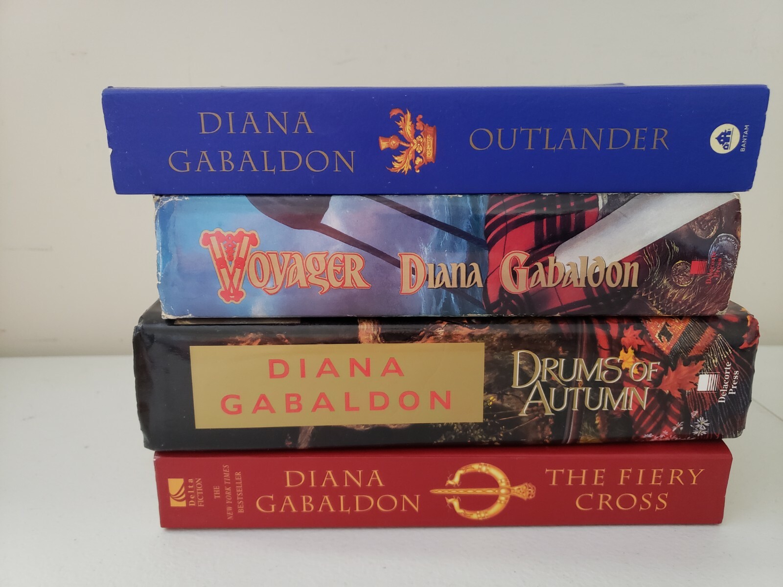 Voyager BCE, Drums Of Autumn 1st/2nd & Two Lg Trade PB Diana Gabaldon Outlander