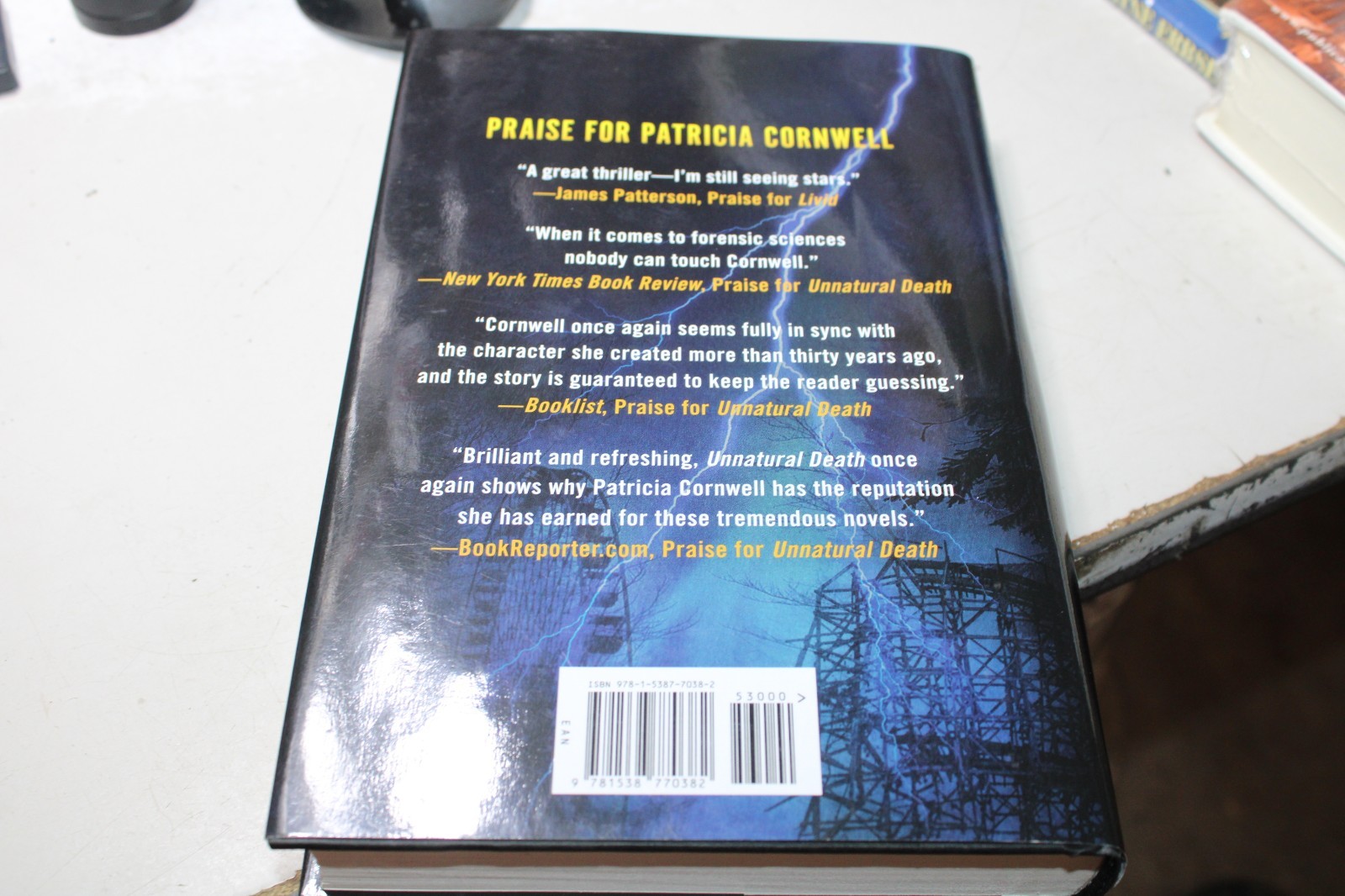 Identity Unknown; Kay Scarpetta – 9781538770382, Cornwell, hardcover, new