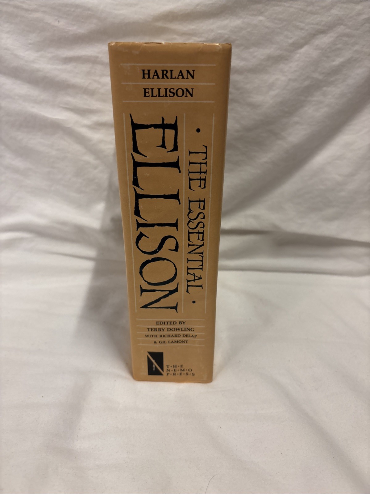 THE ESSENTIAL ELLISON: A 35-YEAR RETROSPECTIVE Harlan Ellison Terry Dowling BCE