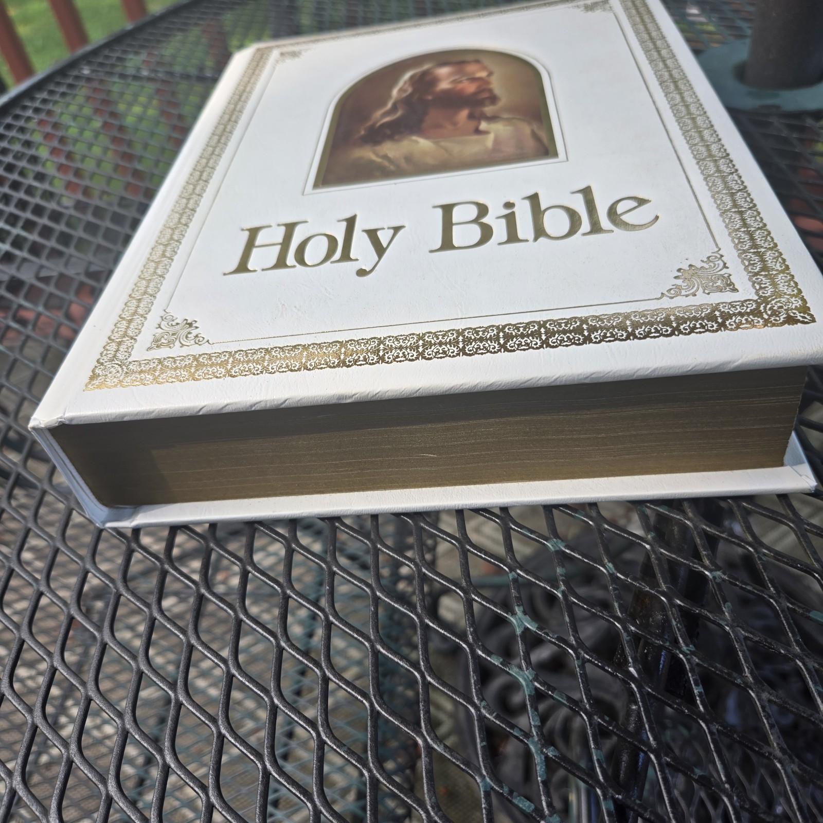 Vintage 1971 Holy Bible Regency King James Version Red Letter White Gold EUC 🙏