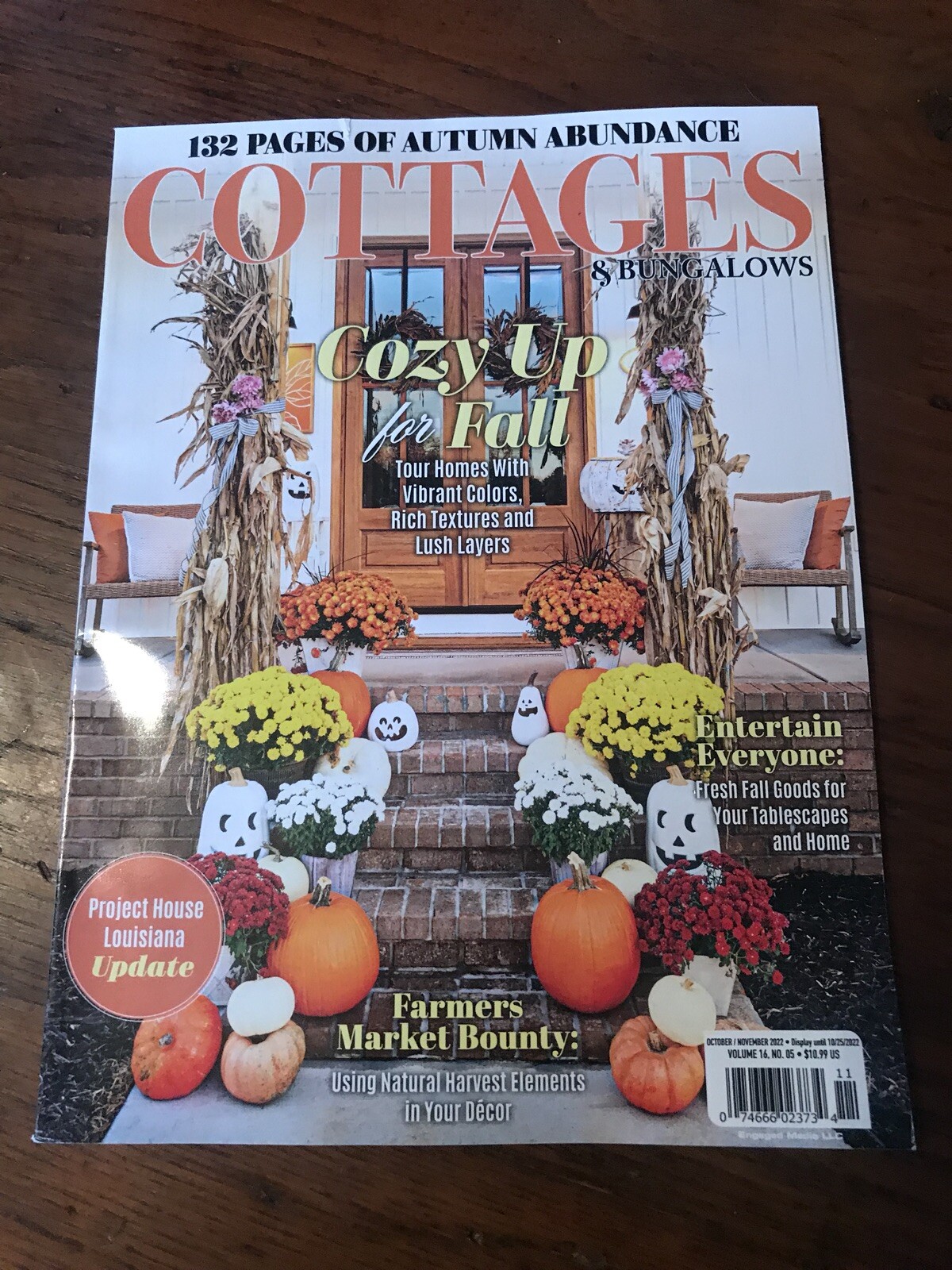 Cottages & Bungalows Autumn 2022 Cozy up to Fall 132 Pages Brand New