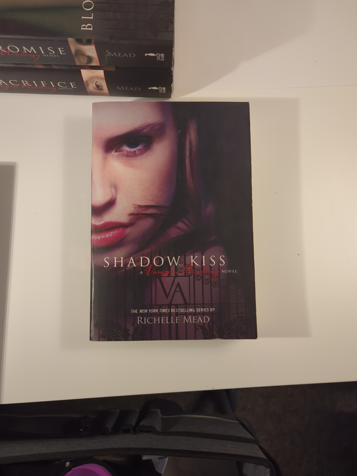 Vampire Academy Book Set 1-4, 6 Richelle Mead Paperback & Hardcover, Romance