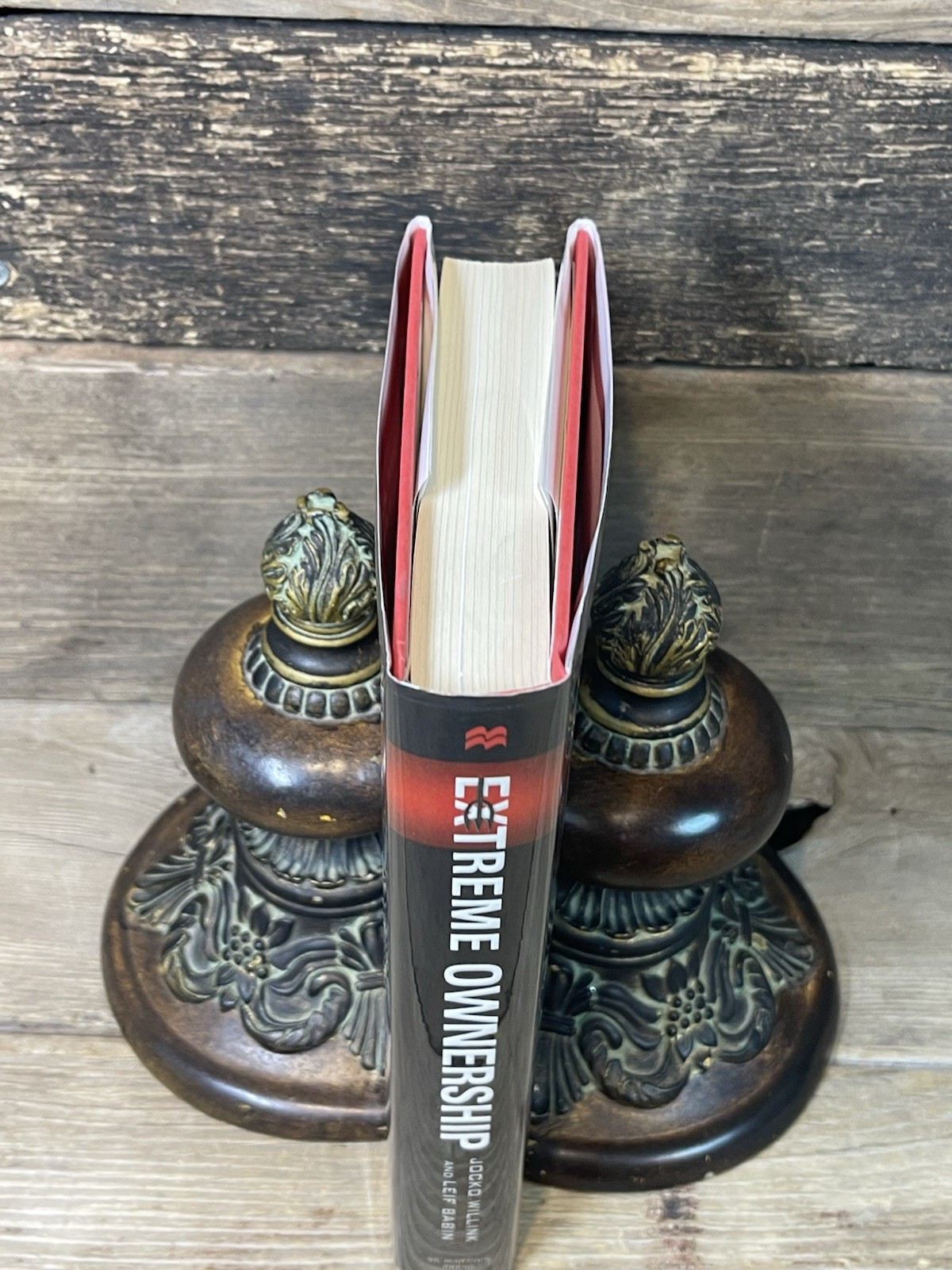 Extreme Ownership: How U.S. Navy SEALs Lead and Win 2 ND Edition 1ST Print