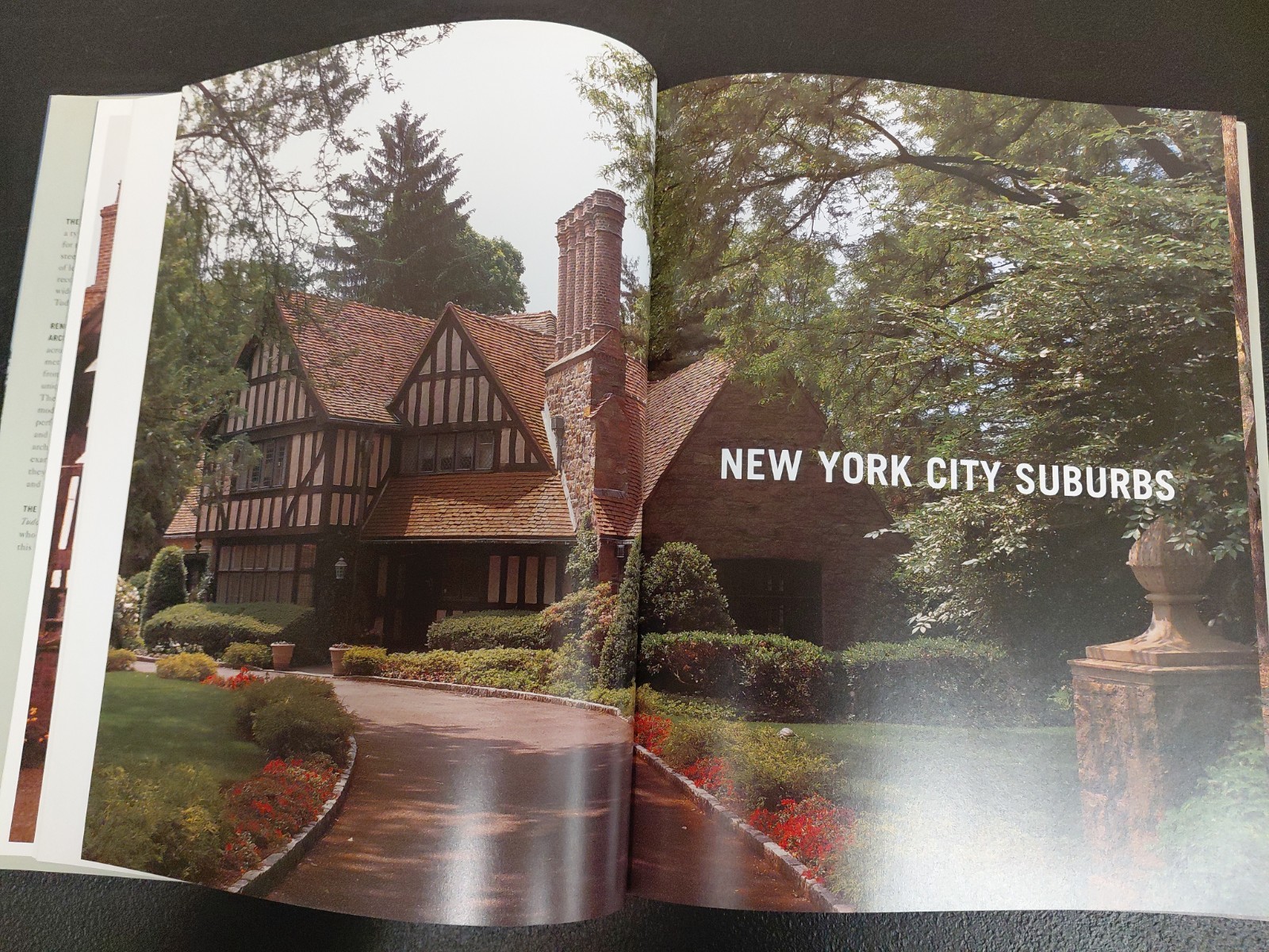 Tudor Style: Tudor Revival Houses in America from 1890 to the Present – Lee Goff