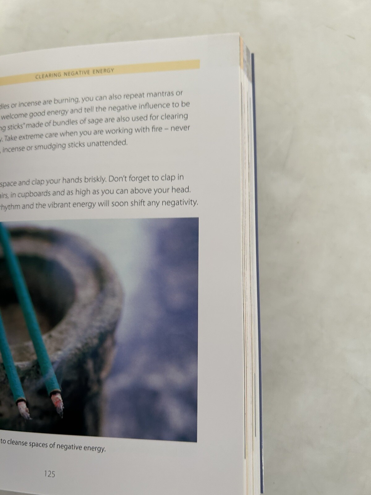 Essential Guide to Psychic Powers, Sarah Bartlett
