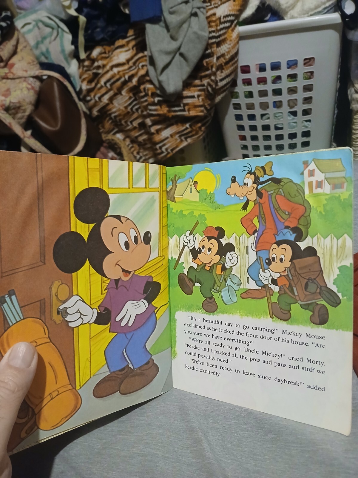 Walt Disney’s Mickey Mouse and Goofy: The Big Bear Scare Golden Book 1979 VTG