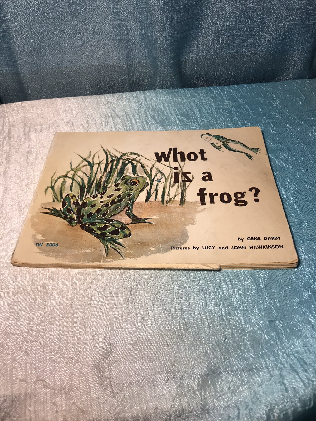 What Is A Frog Vintage 1st Edition Paperback Strange Edition whot iz a frog?