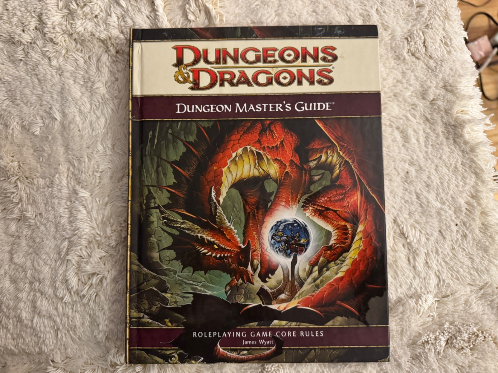 DUNGEONS AND DRAGONS DUNGEON MASTER’S GUIDE 4TH EDITION HARDCOVER BOOK