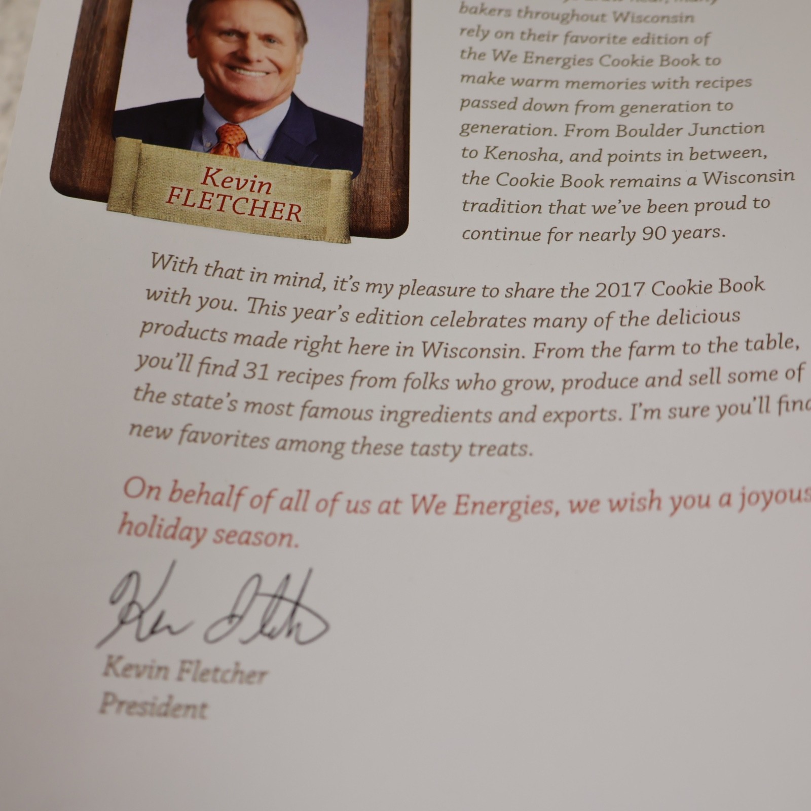 WE Energies Cookie Book Wisconsin Edition 2017