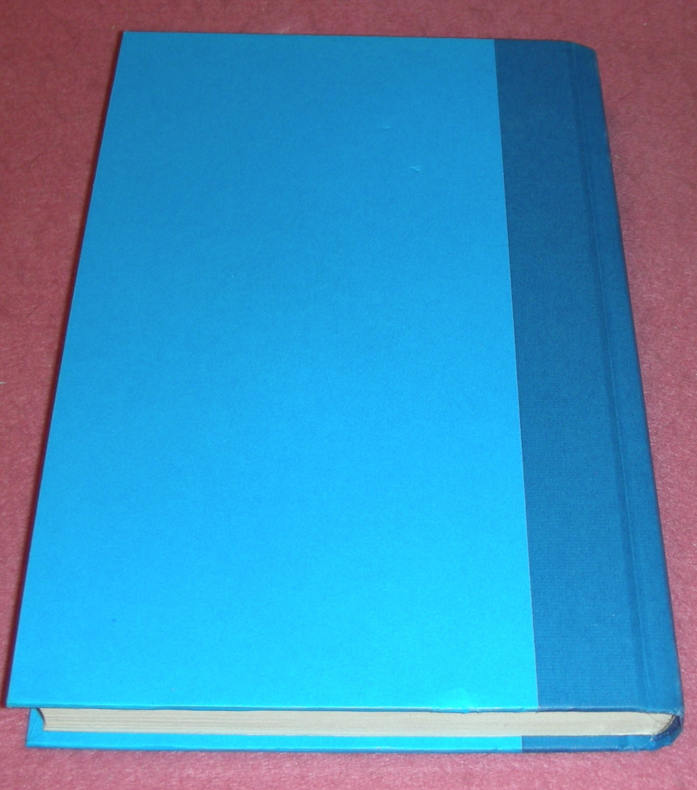 AN UNWANTED GUEST by Shari Lapena 2018 HC/DJ ~ 1st Edition, 1st Print + Cover