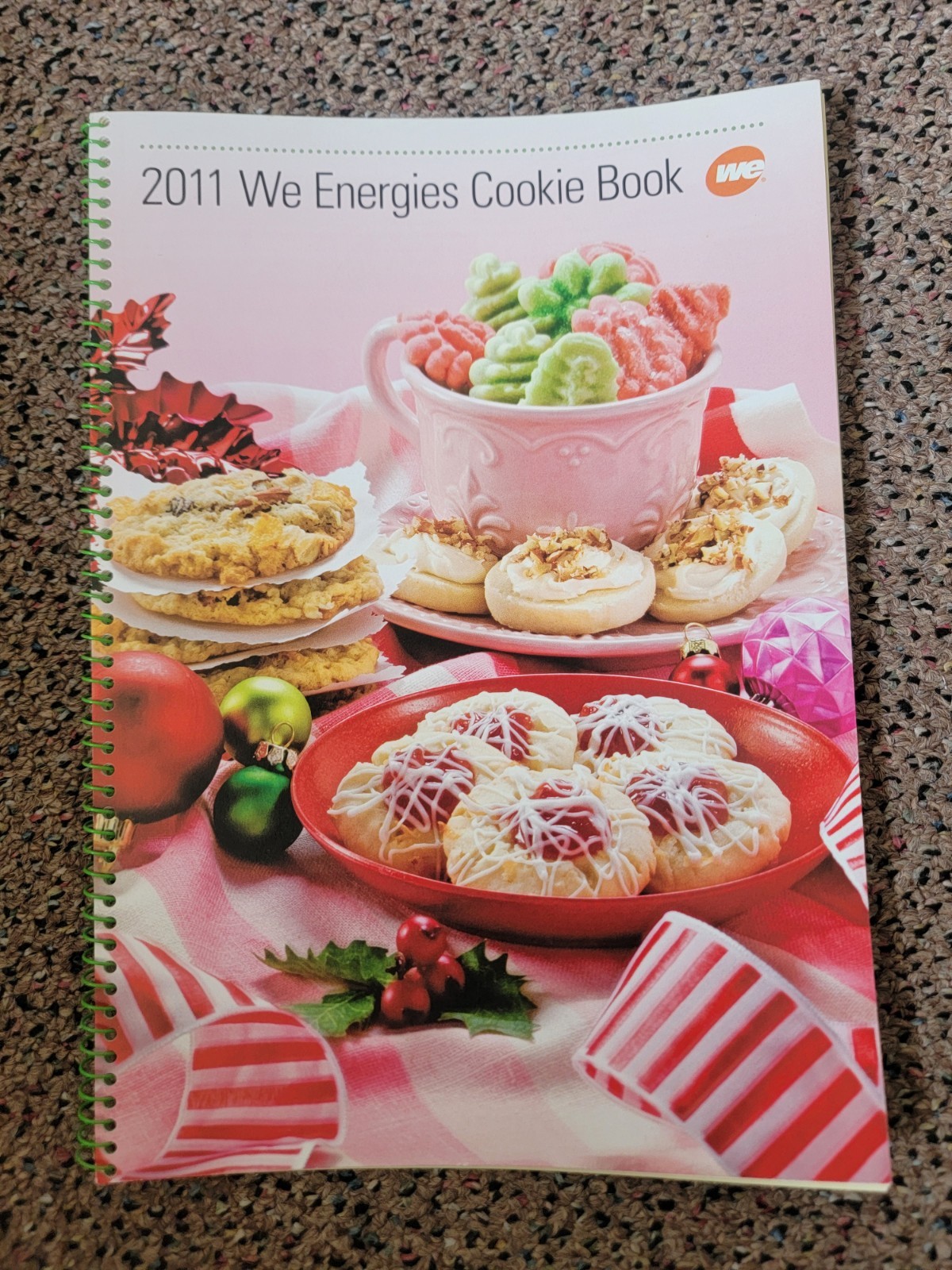 Lot Of 10 WE Energies Christmas Cook Books