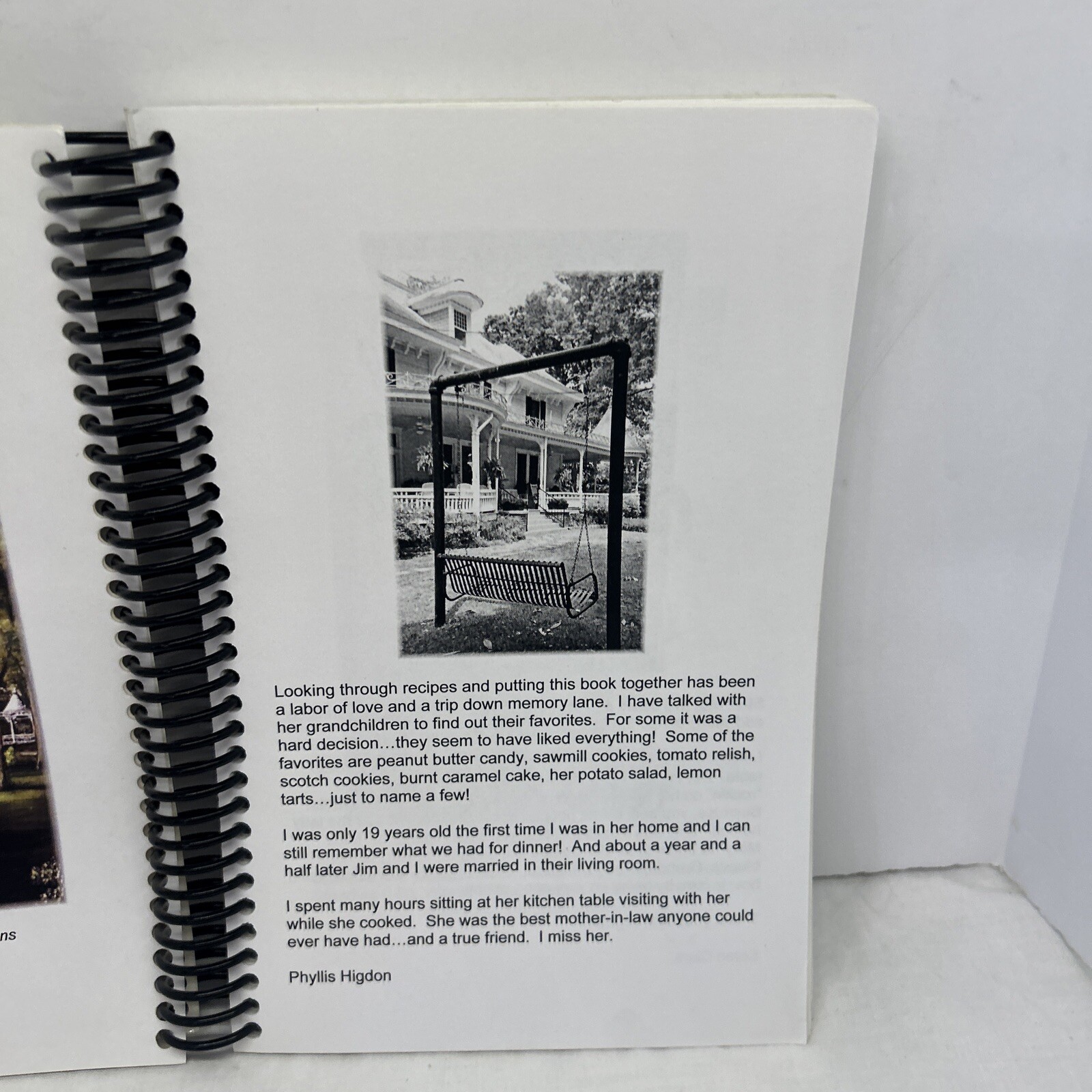 Miss Mary& Friends Cookbook: A Collection Of Southern And A Few Yankee Recipes