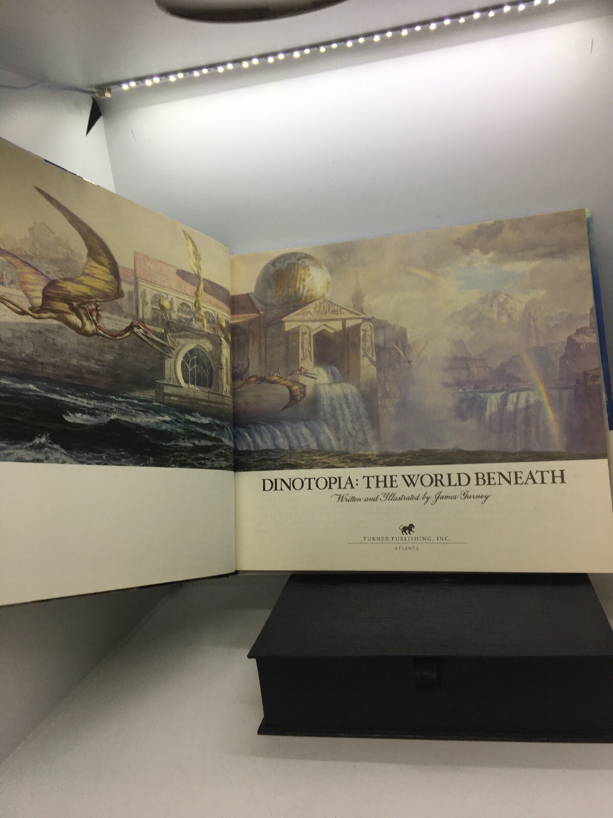 Dinotopia : The World Beneath by Gurney, James