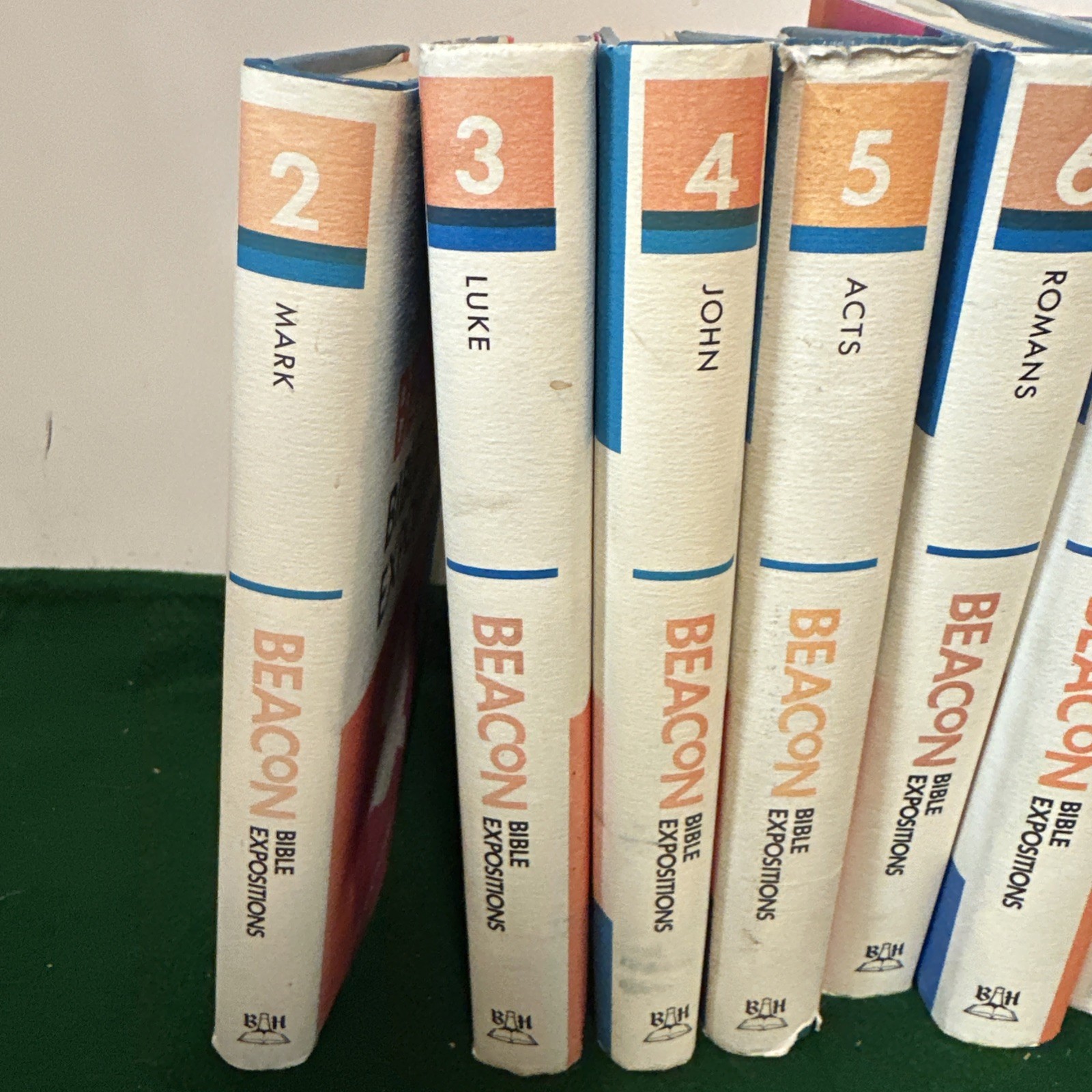 Beacon Bible Expositions Books 2-9, 12 Volume Series New Testament Hardback Book