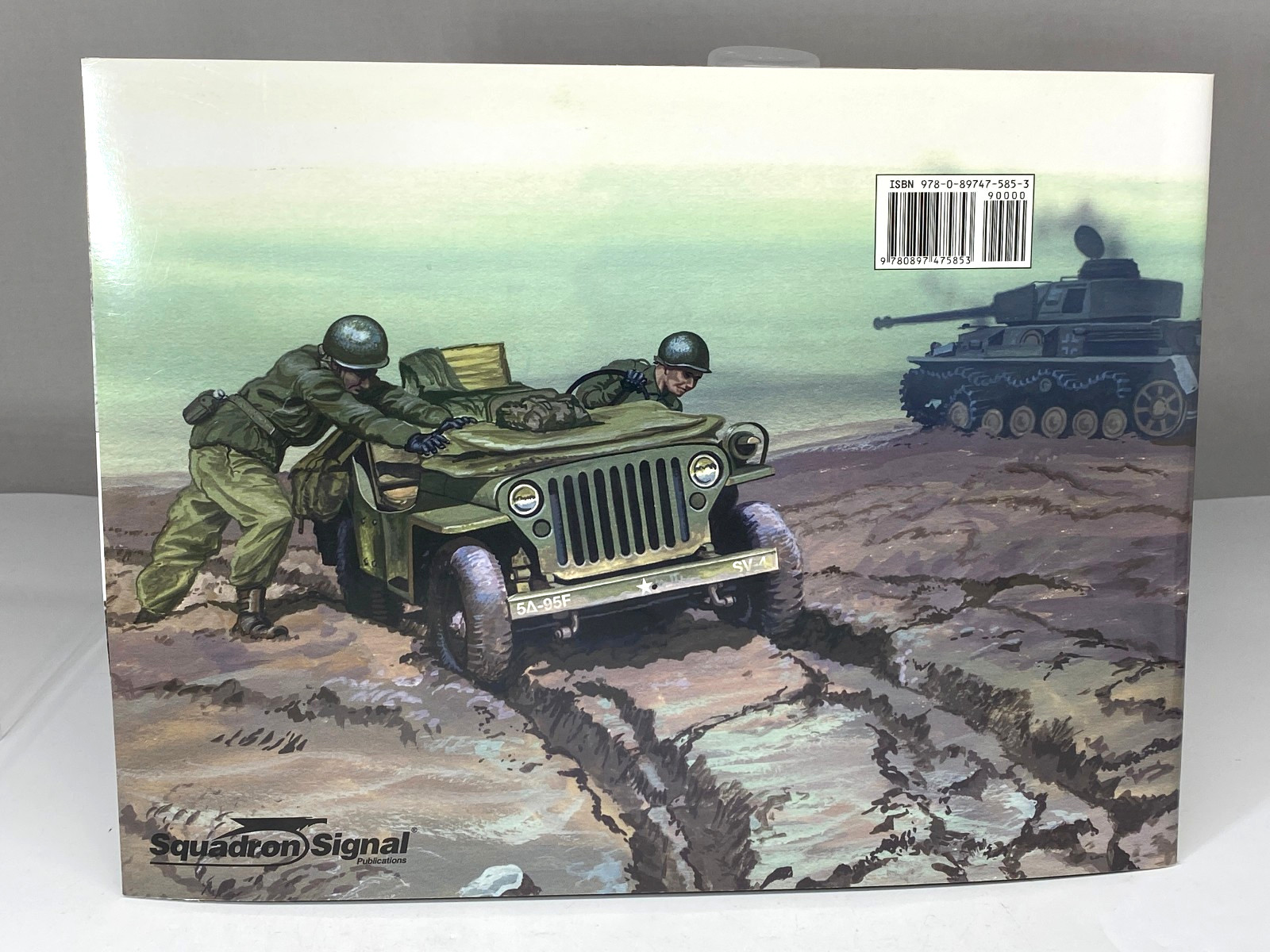 WWII Jeep In Action No. 2042 by David Doyle (2009, Squadron Signal ) BRAND NEW