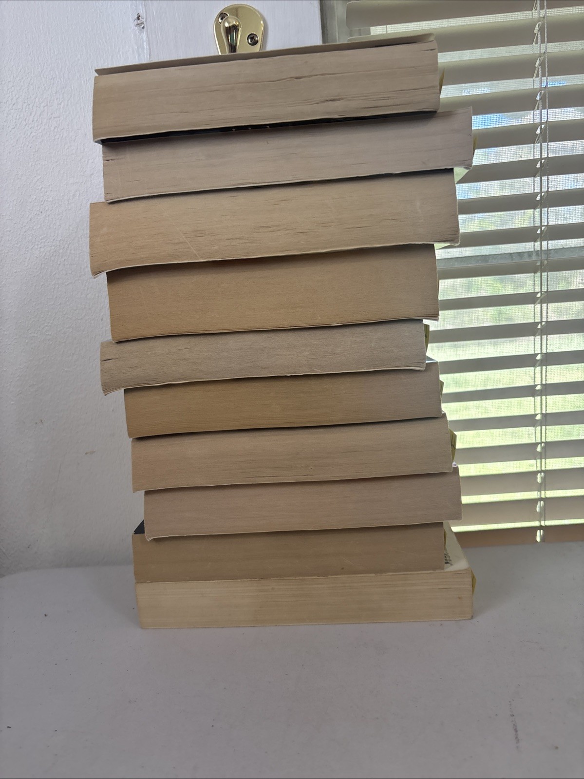 Lot of 10 – Mystery and Thrillers – Mixed Authors – FREE SHIPPING