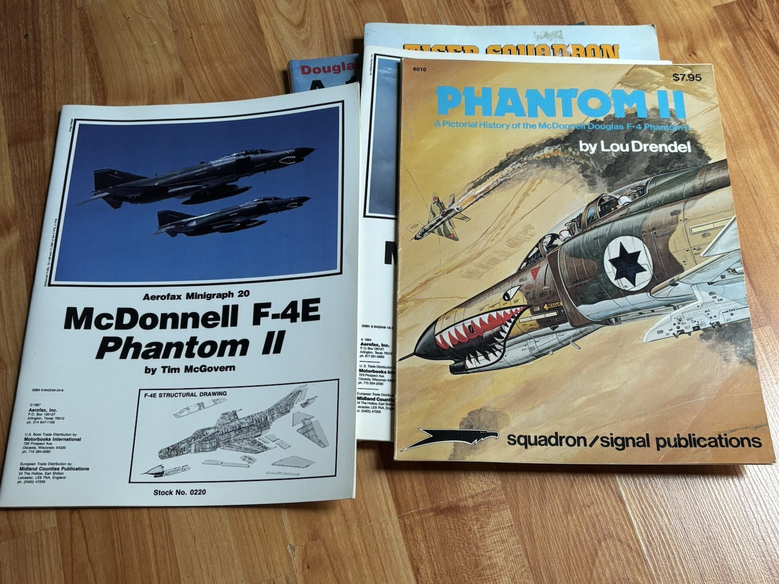 LOT McDonnell Douglas Military Aircraft Planes Skyraider Phantom Illustrated