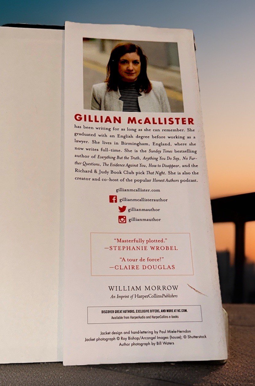 Wrong Place Wrong Time – by Gillian McAllister – 1st Edition – Hardcover 2022