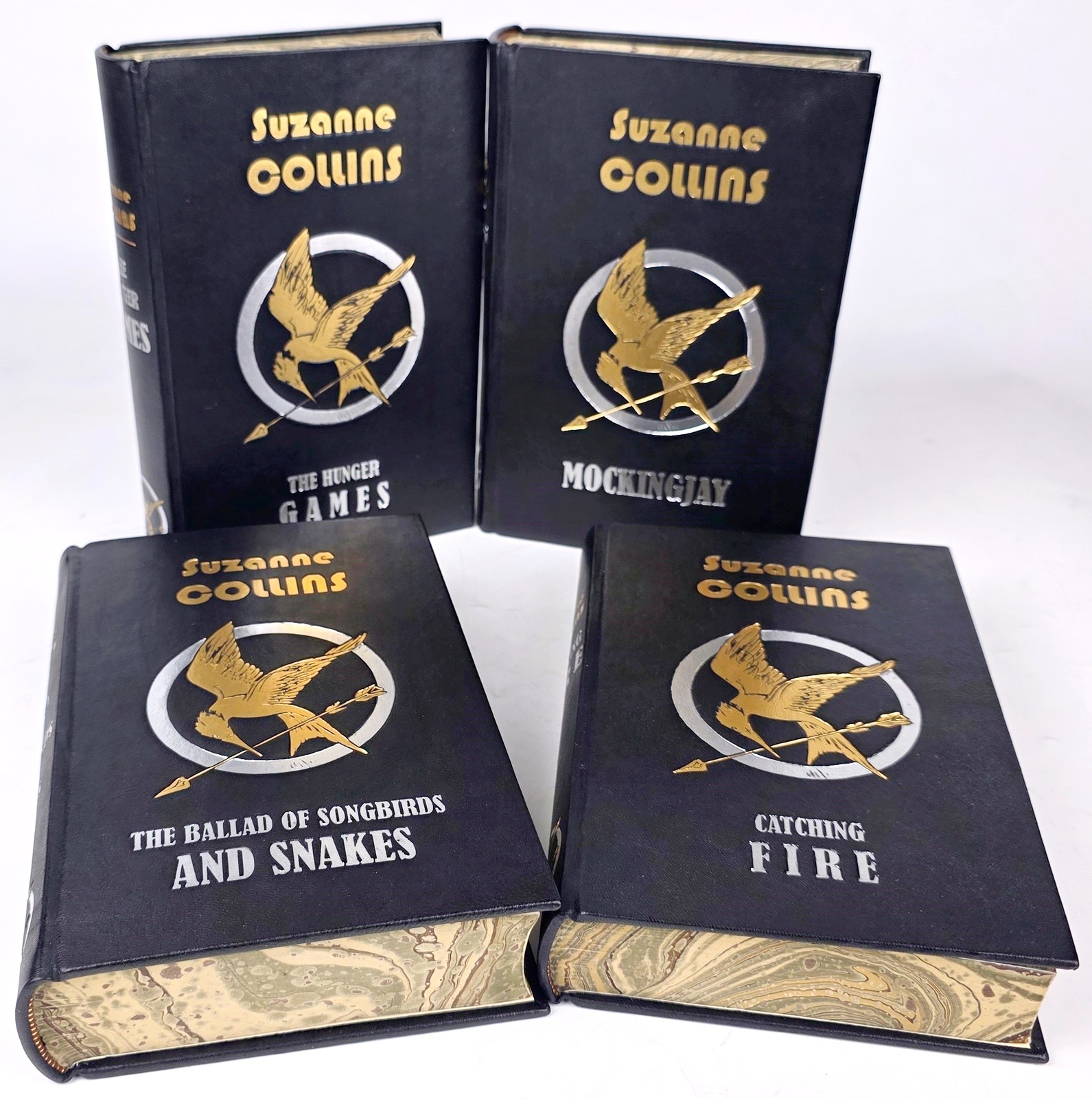Suzanne Collins – The Hunger Games Series. Leatherbound Set: Limited Edition