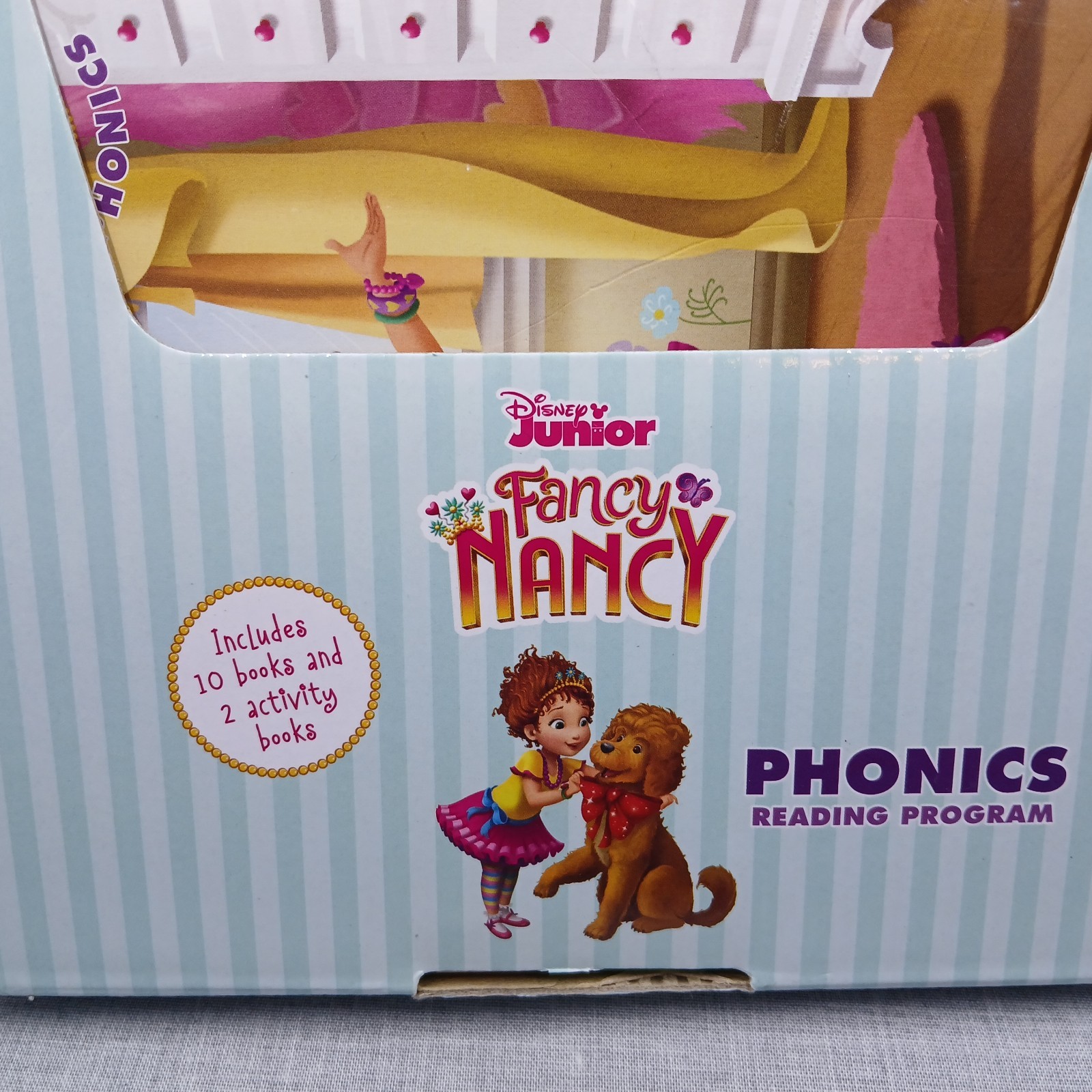 Fancy Nancy’s 12-Book Fantastic Phonics Fun! : Includes 12 Mini-Books