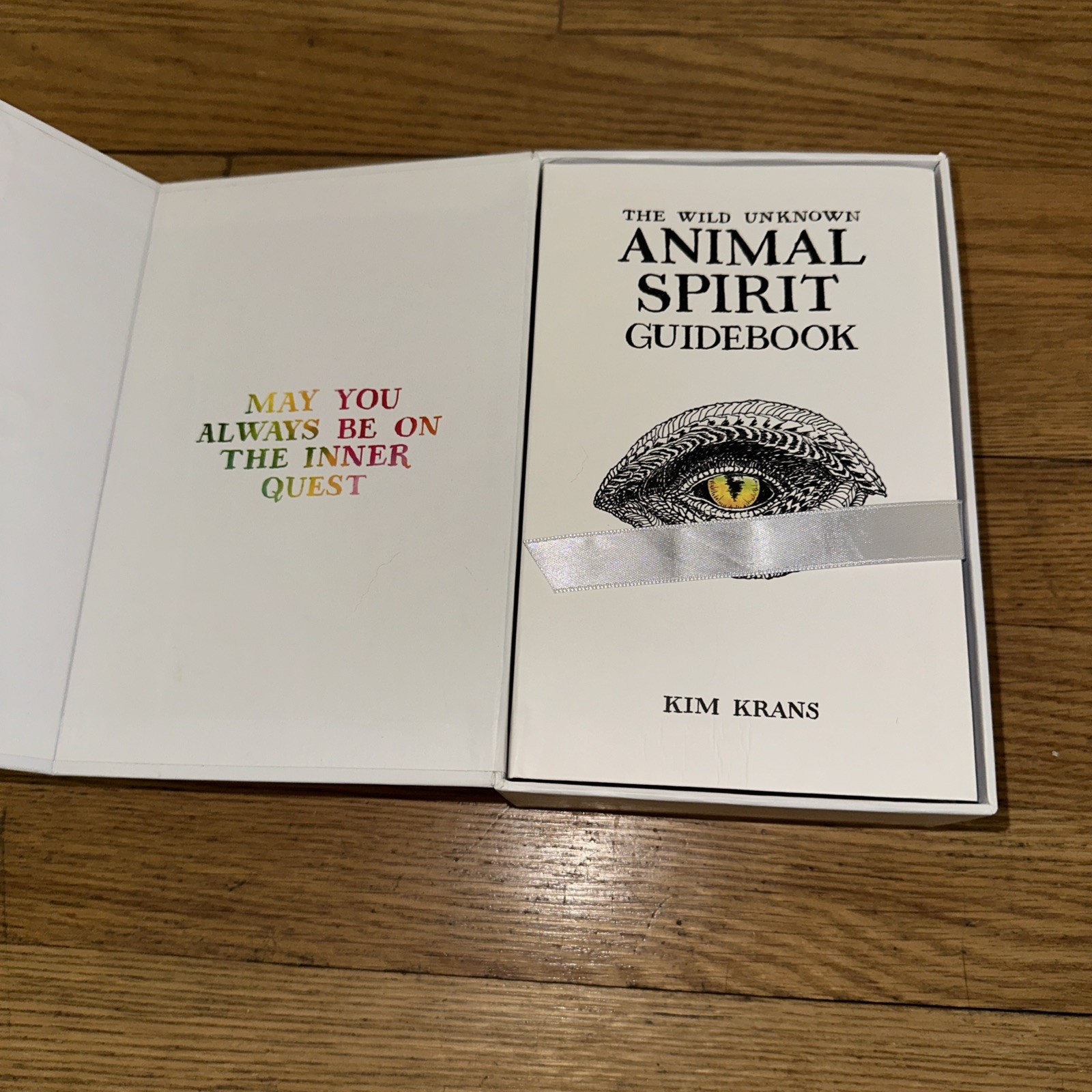 The Wild Unknown Animal Spirit Deck and Guidebook (Official Keepsake Box Set), K