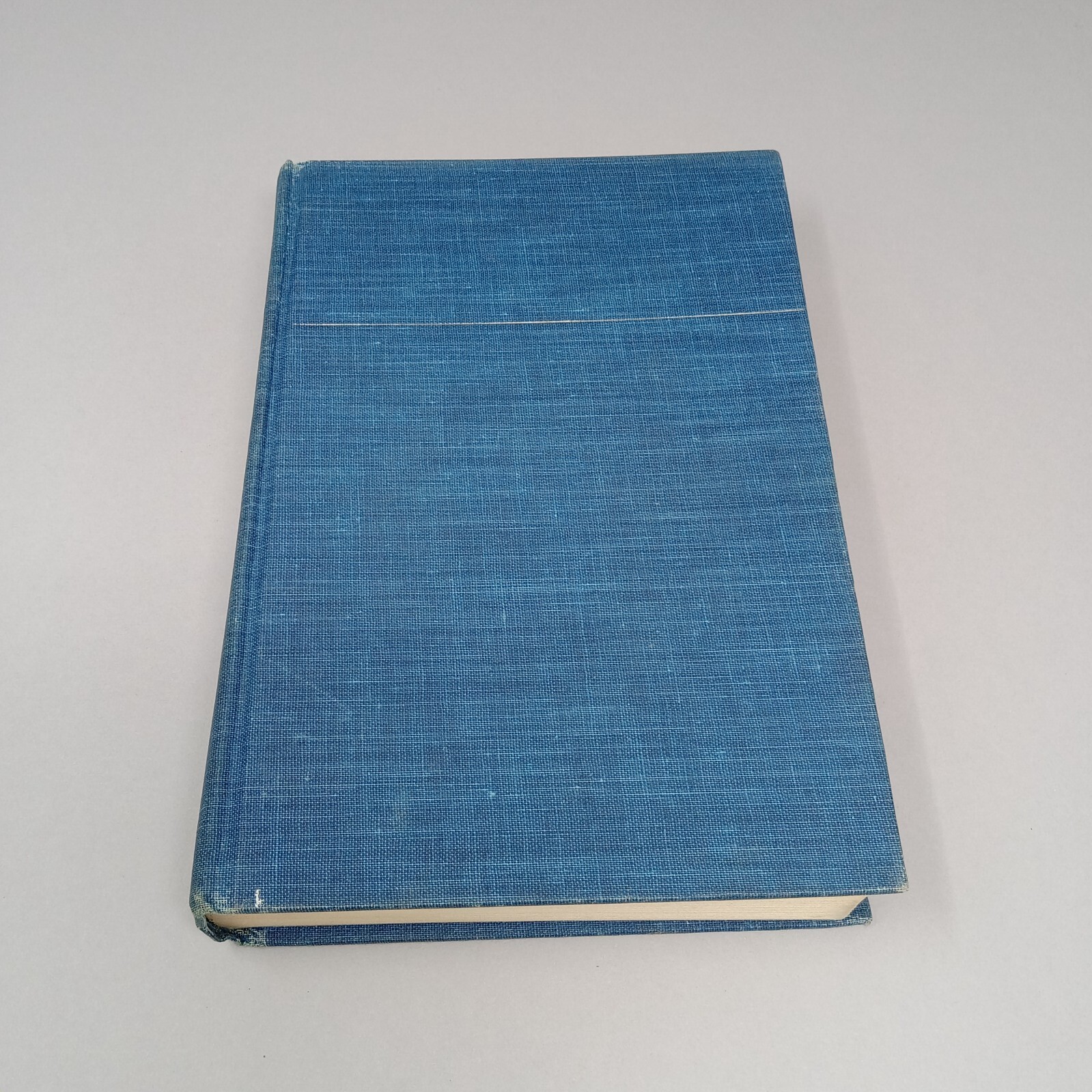 Decision At Delphi: 1960 Harcourt, Brace And Company Hardcover by Helen MacInnes