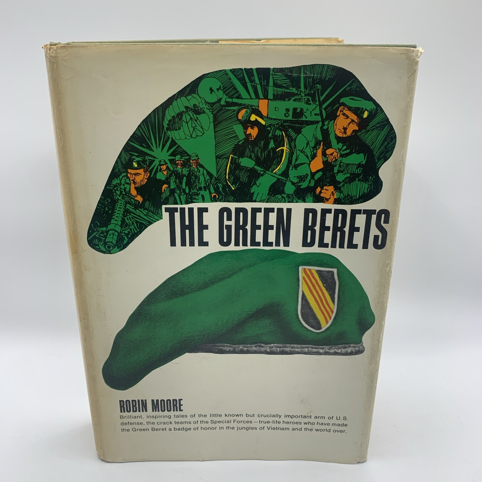 SIGNED THE GREEN BERETS-U.S. Army Special Forces-ROBIN MOORE 1965 1st/4th HC/DJ
