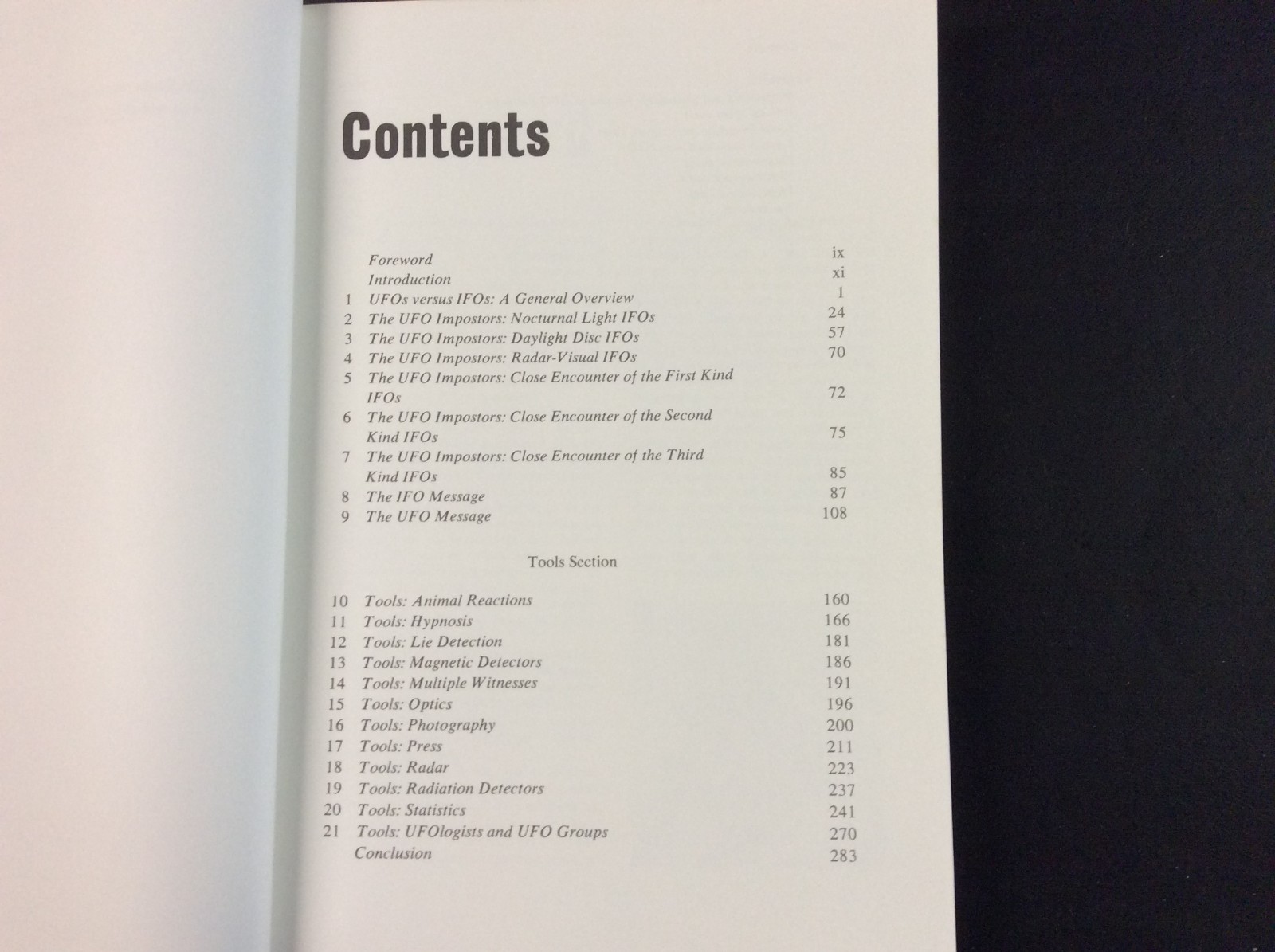 The UFO Handbook by Allan Hendry Paperback 1979 297 pages (Very Good)