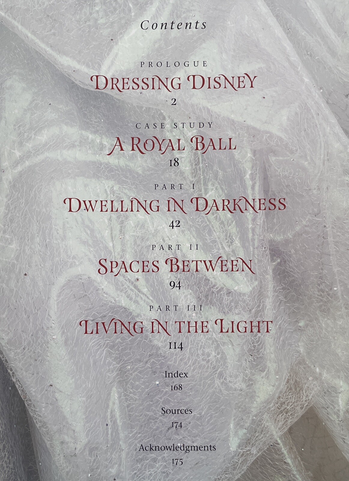 Disney Editions Deluxe Ser.: The Art of Disney Costuming : Heroes, Villains, and