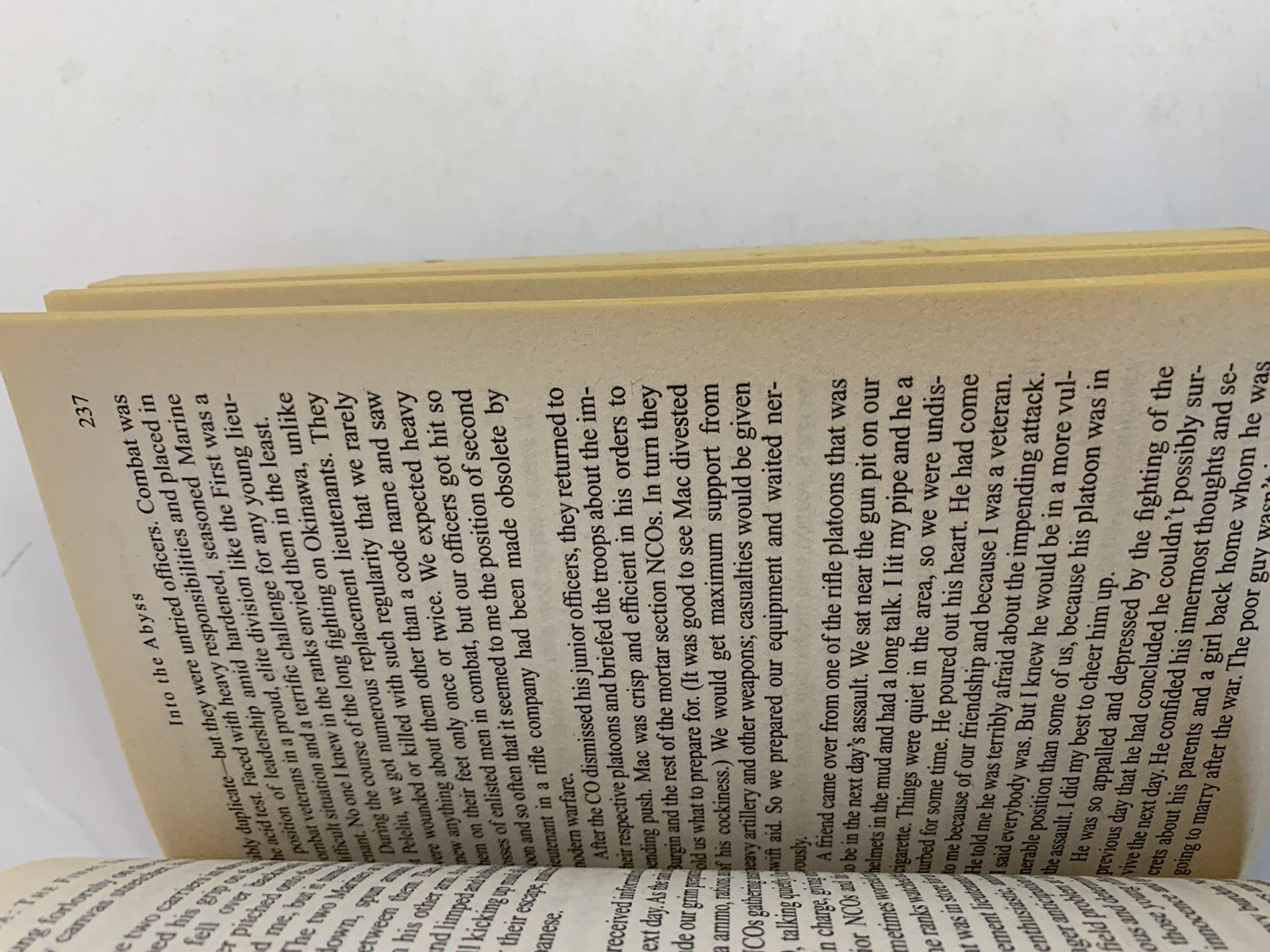 With the Old Breed: At Peleliu and Okinawa – Paperback By E. B. Sledge