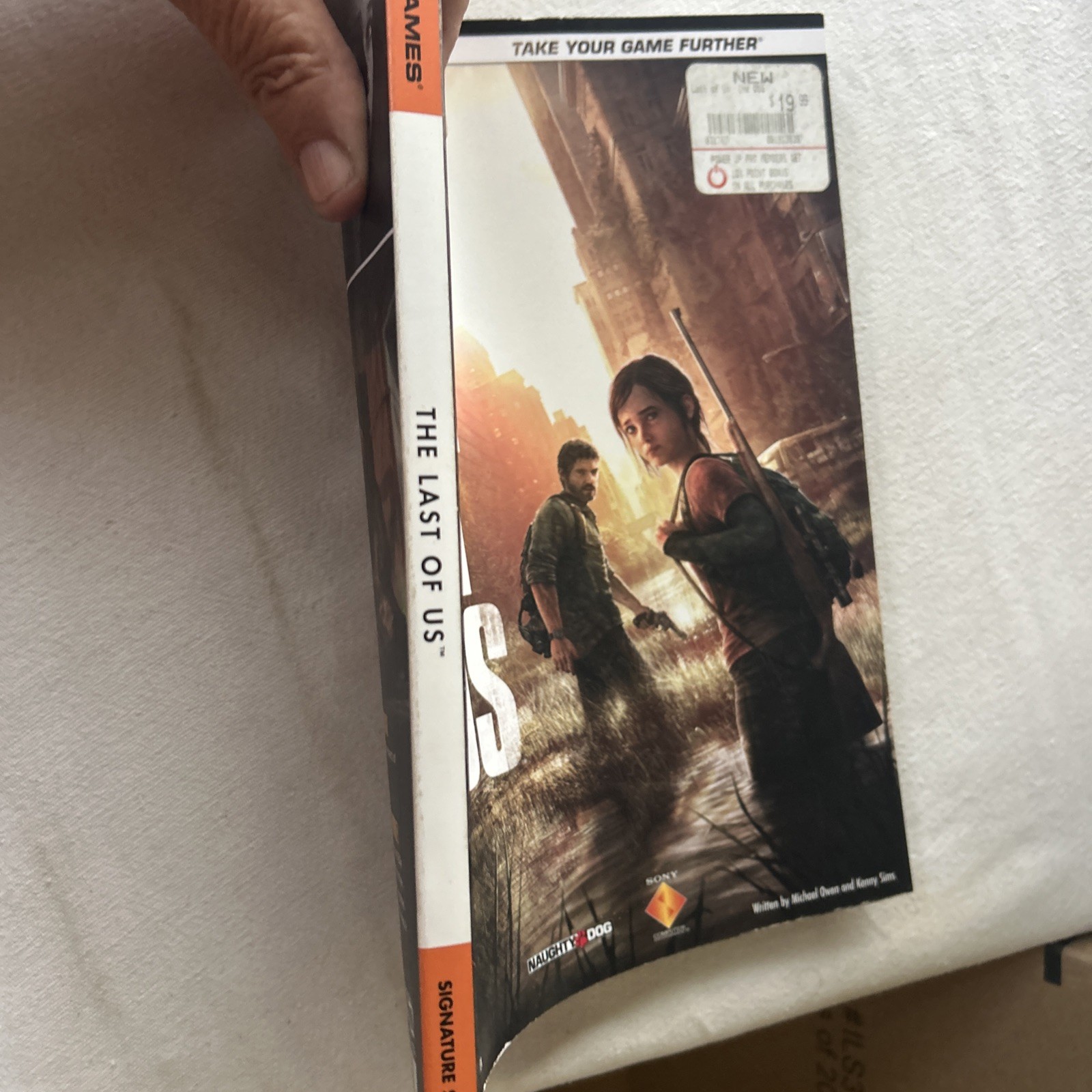 The Last of Us Official Bradygames Strategy Guide Video Game Book (2013) Br4