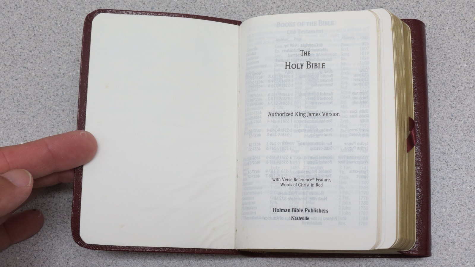 Holy Bible KJV Holman 1989 – Bonded Leather – Button Snap – Burgundy Verse Ref