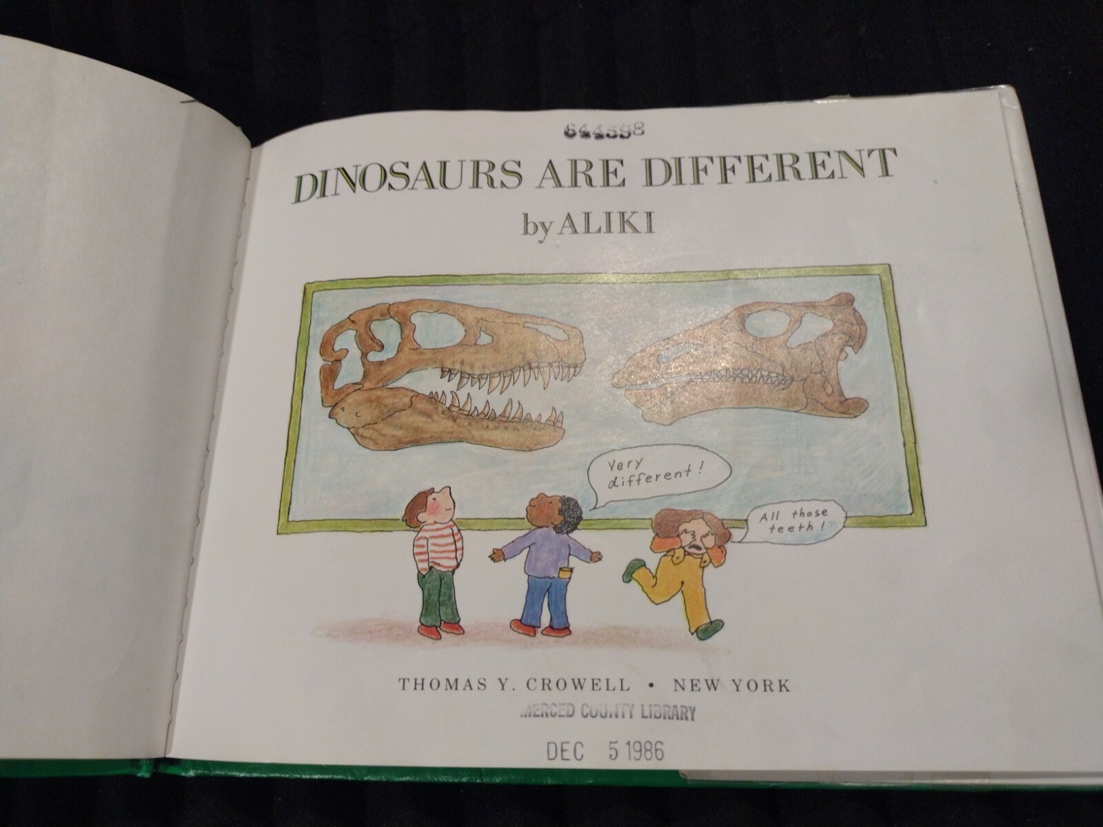Let’s-Read-and-Find-Out-Science Ser.: Dinosaurs Are Different by Aliki (1985,…