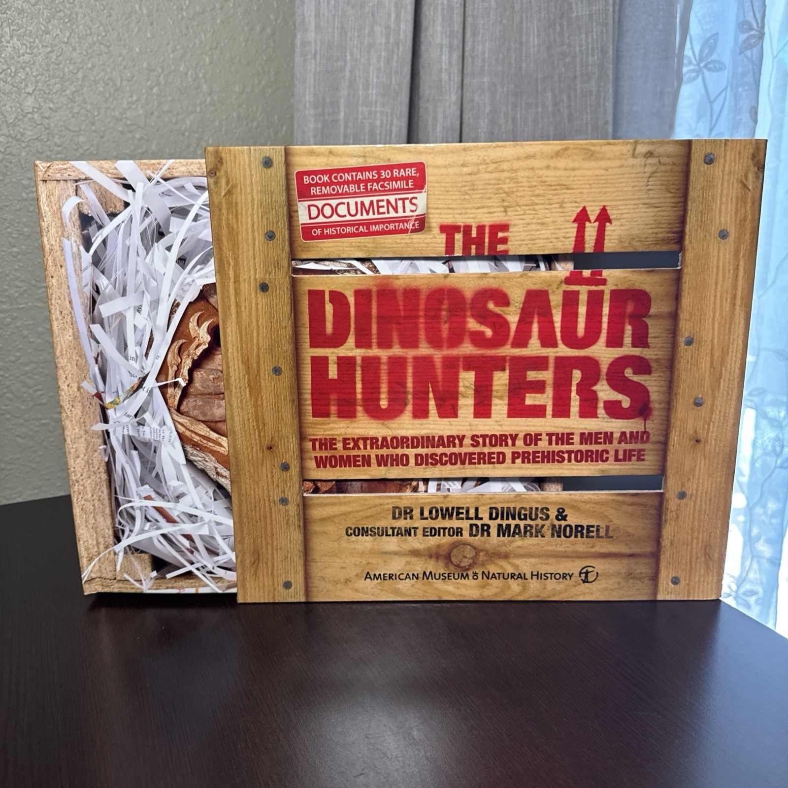 The Dinosaur Hunters | HC w/ 30 Fascimile Documents | Crate Case | Lowell Dingus