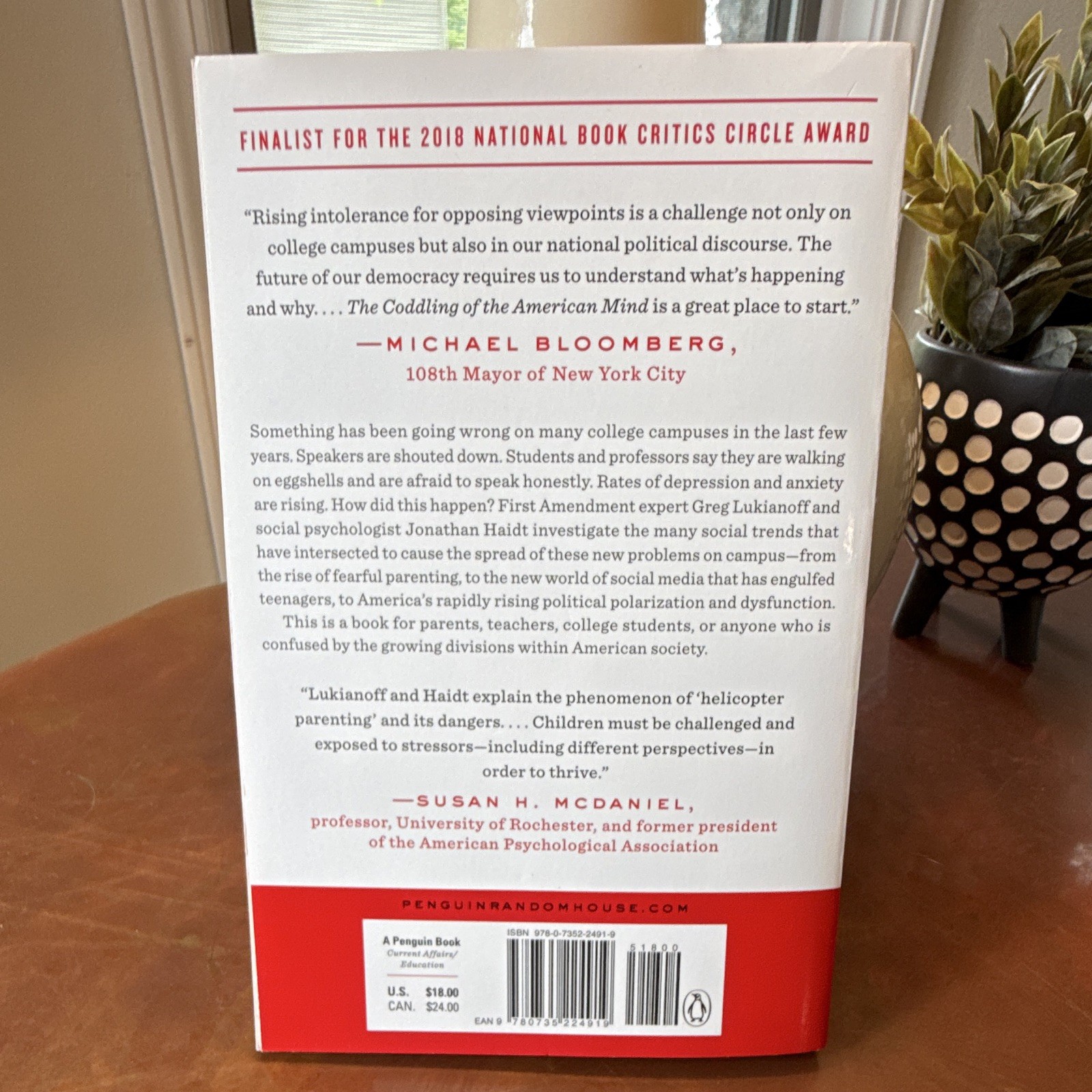 The Coddling of the American Mind Paperback Greg Lukianoff & Jonathan Haidt