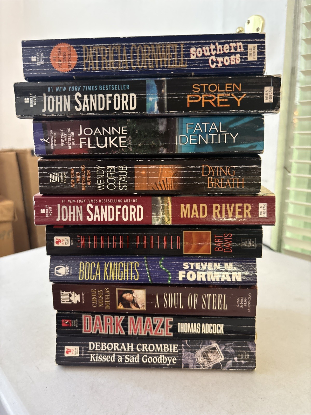 Lot of 10 – Mystery and Thrillers – Mixed Authors – FREE SHIPPING