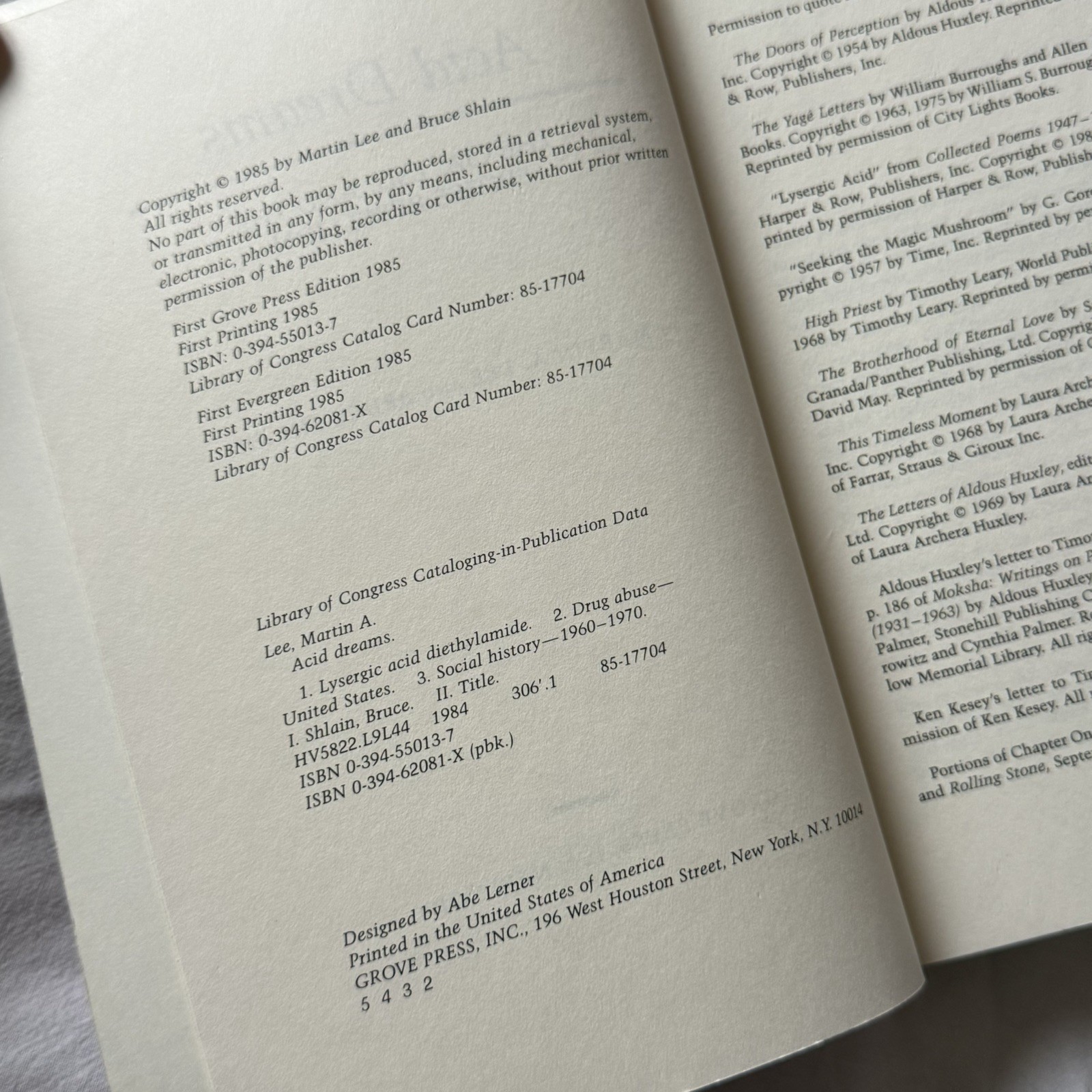 Acid Dreams : The Complete Social History of Lsd, the CIA, 1960s Rebellion.
