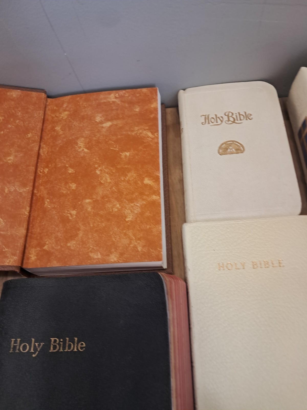 Lot Of Bibles Vintage 1960: Family Holy Bible KJV Large P82