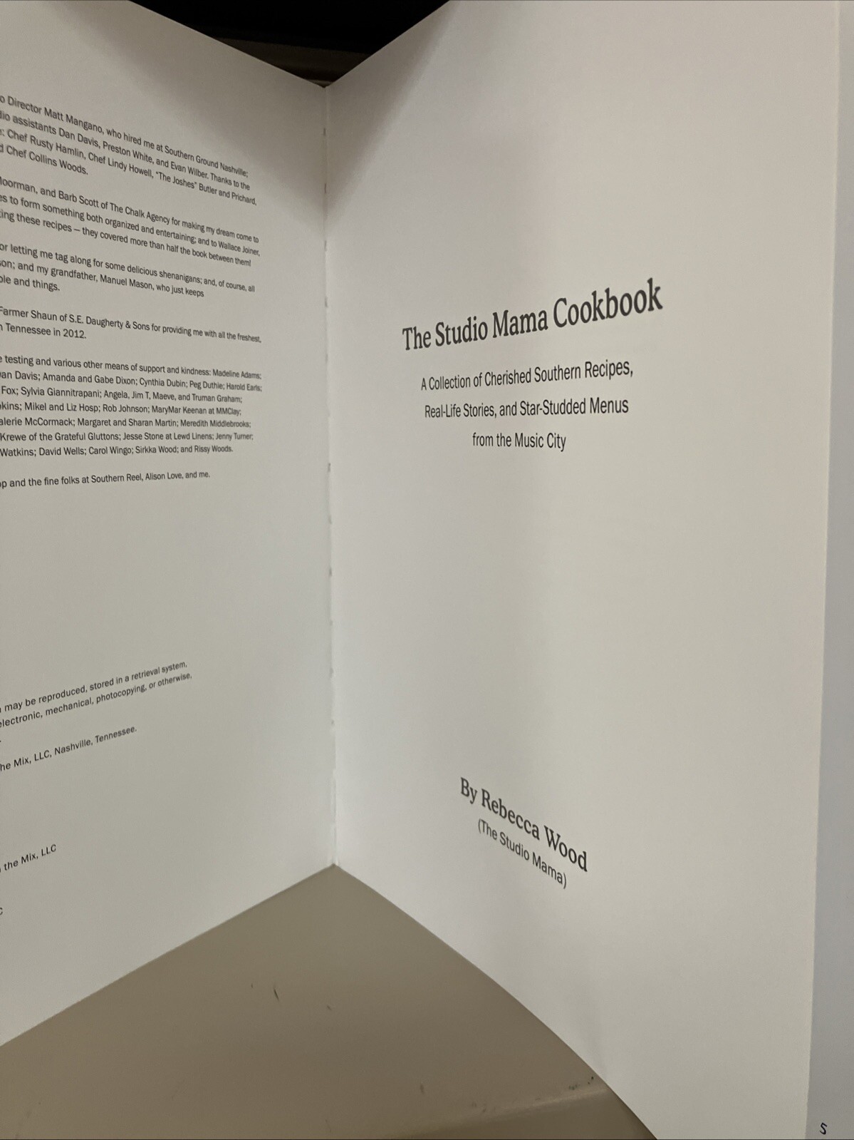 Studio Mama Cookbook : Collection of Cherished Southern Recipes HC Music City