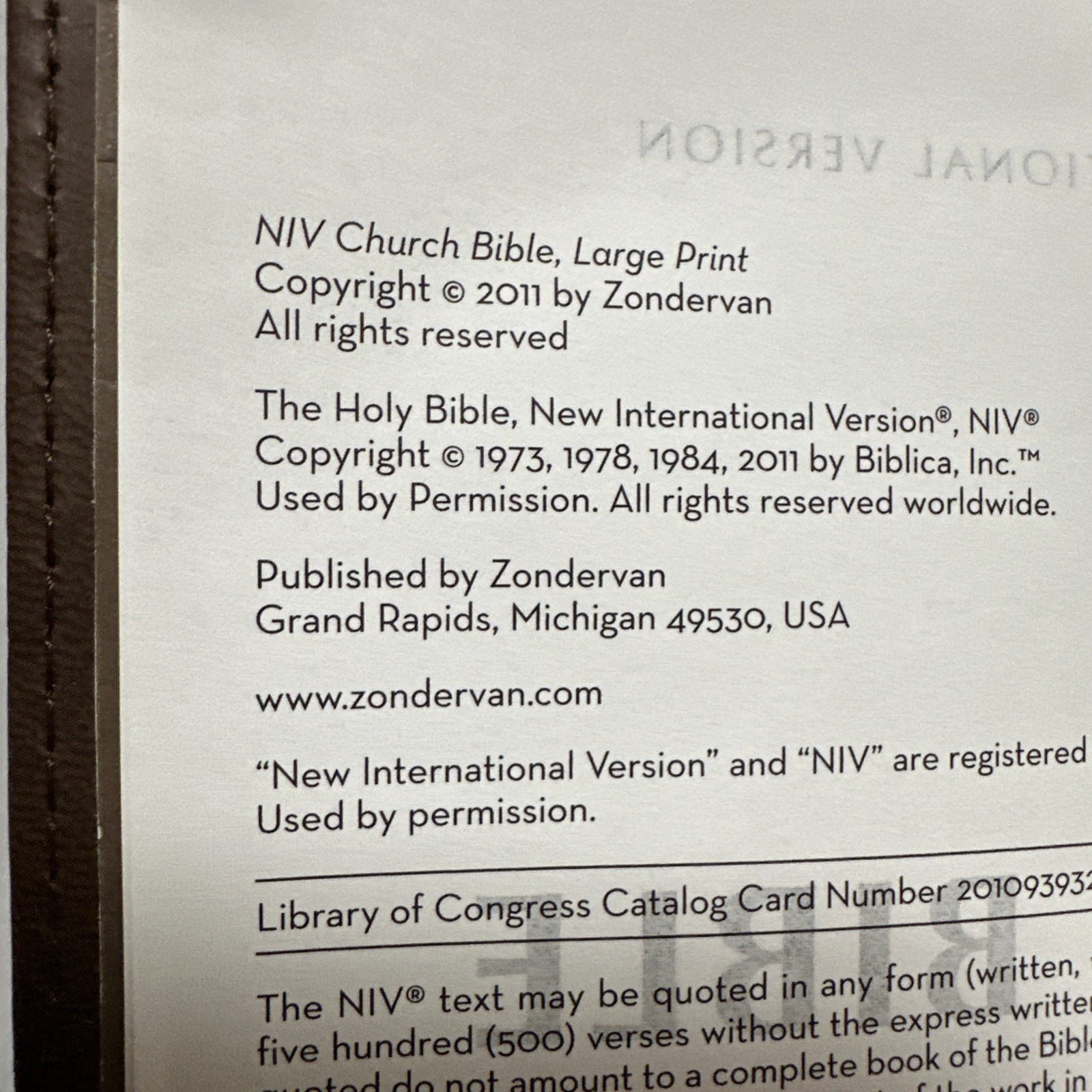 2011 NIV New International Version Pew Bible Large Print Zondervan Yellow Brown