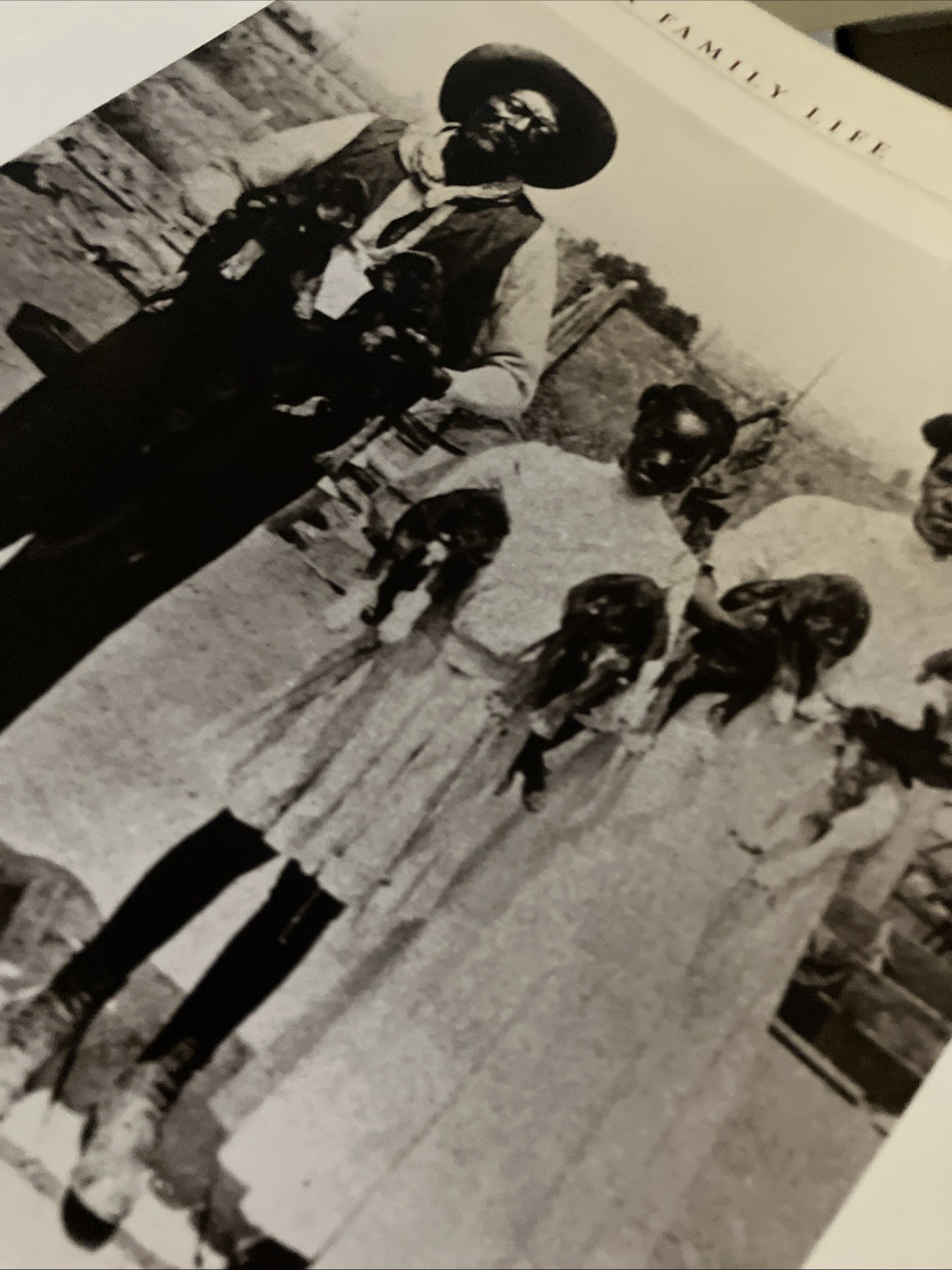 Frontier Family Life: A Photographic Chronicle of the Old West 127 Pages
