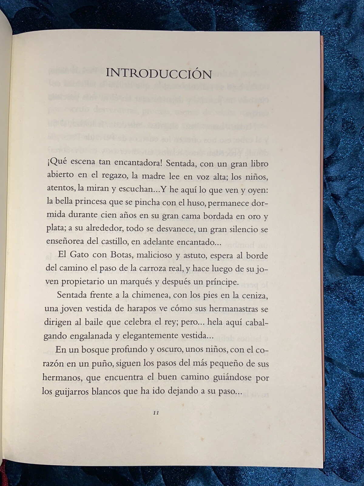 Los Cuentos de Charles Perrault Caperucita Roja El Gato Botas 8435040135 Edhasa