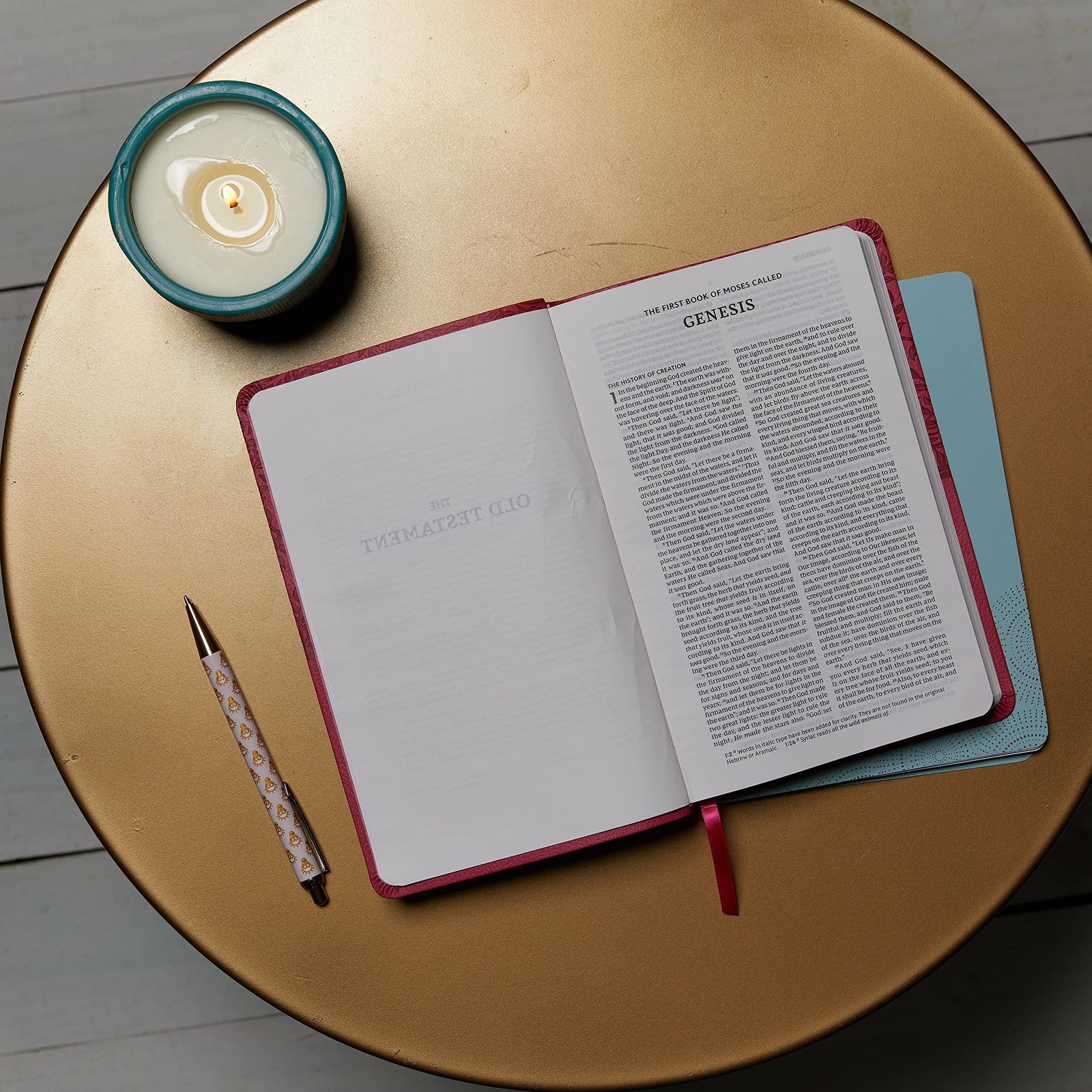 NKJV, Value Thinline Bible, Blue Leathersoft, Red Letter, Comfort Print: Holy…