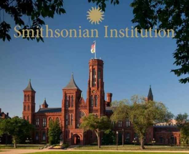 Smithsonian Institution: A – Hardcover, by Smithsonian Institution – Very Good u