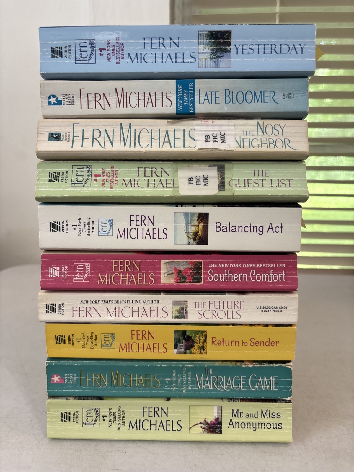 Lot of 10 – Fern Michaels – Mass Paperback Books – FREE SHIPPING
