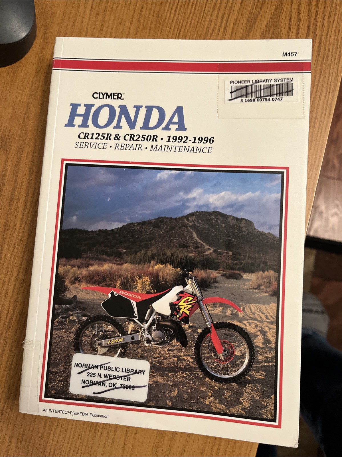 Honda CR125R and 250R, 1992-1996 by J. G. Ferguson Publishing Company Staff…