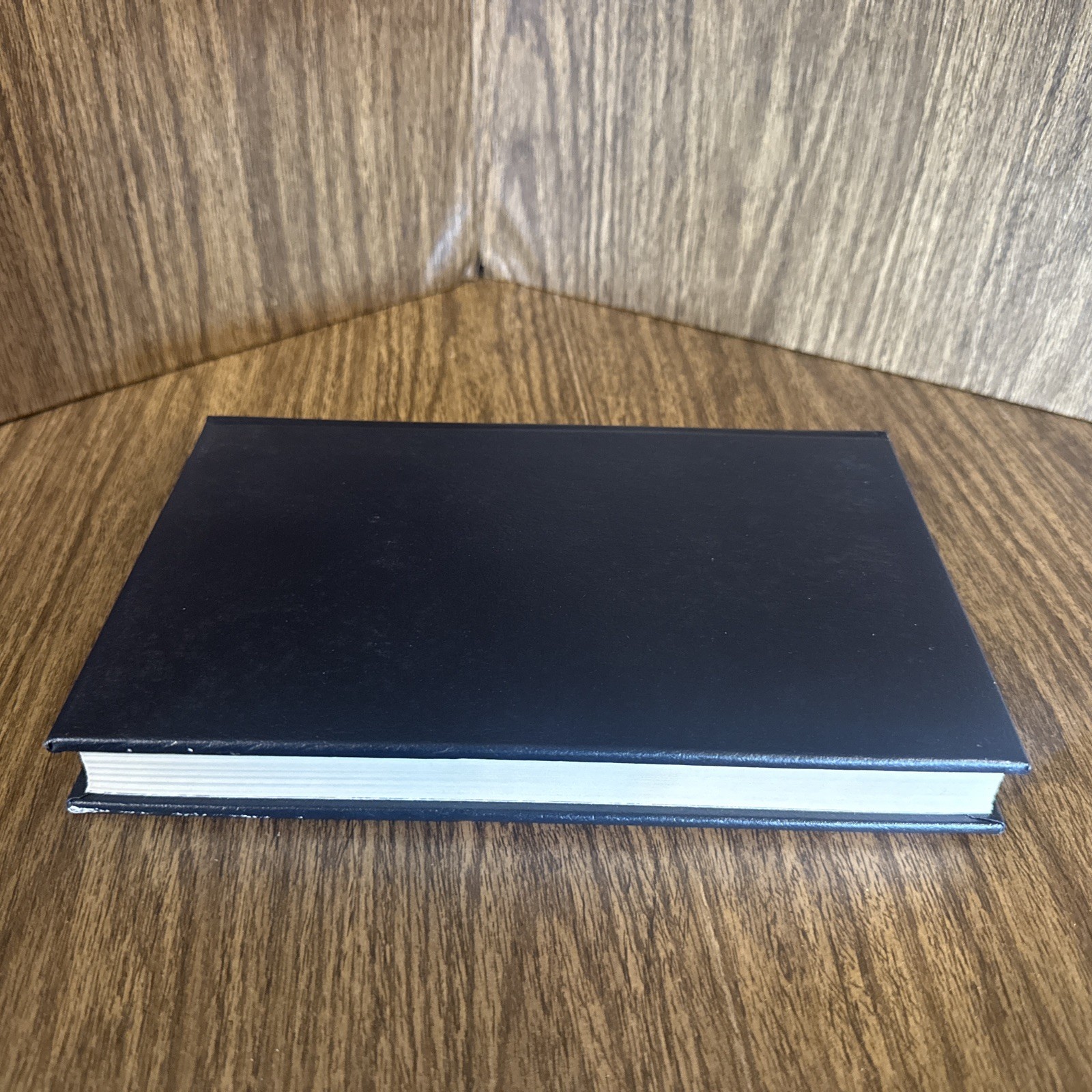 The Agatha Christie Mystery Collection Thirteen at Dinner Leatherette