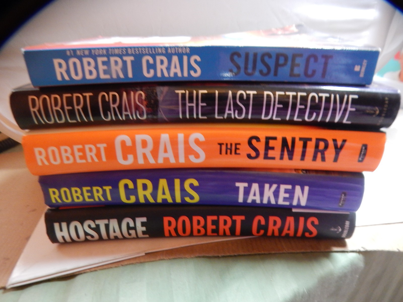 LOT OF 11 ROBERT CRAIS ELVIS COLE / JOE PIKE& MISC SERIES BOOKS HC / SC